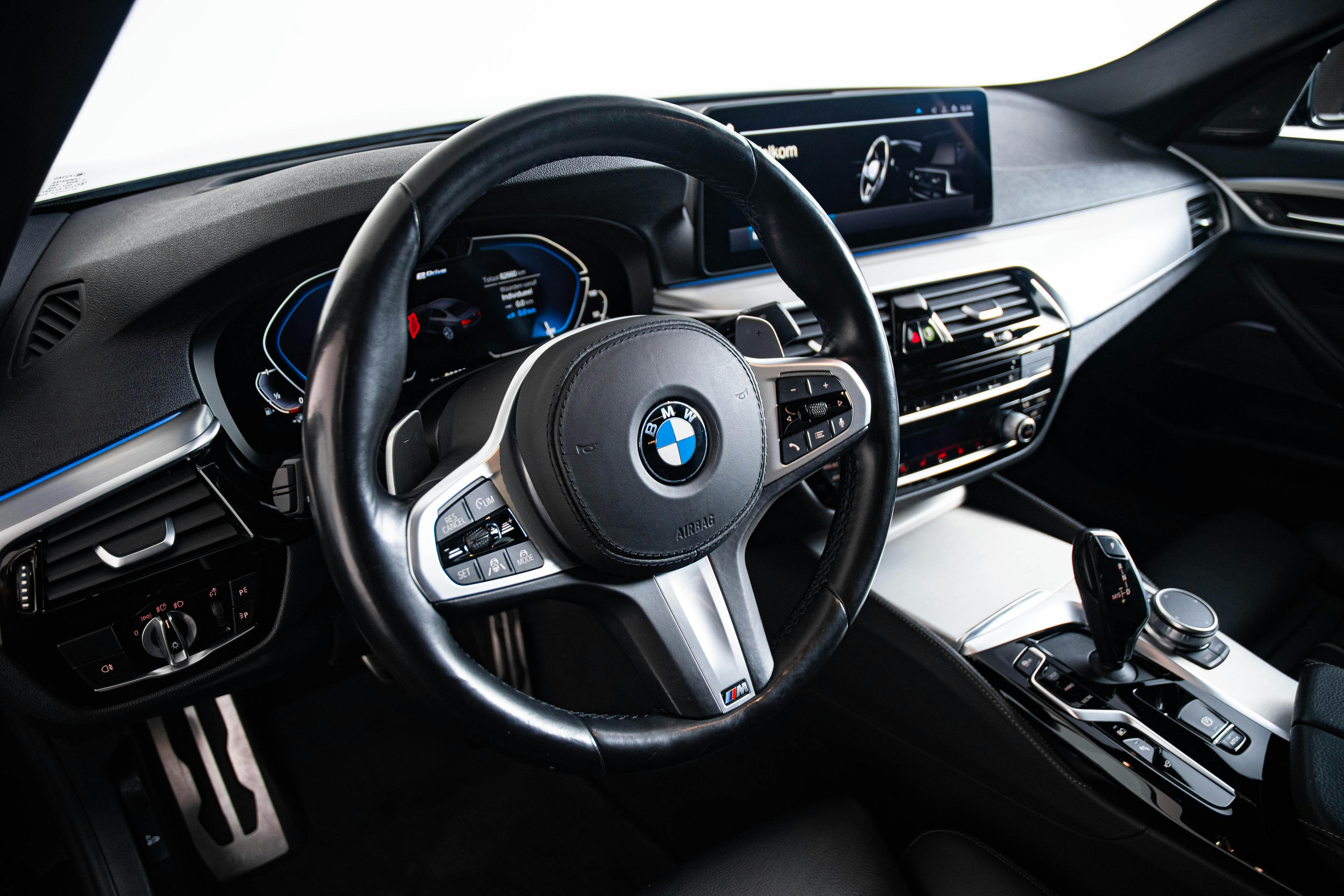 Car image 17