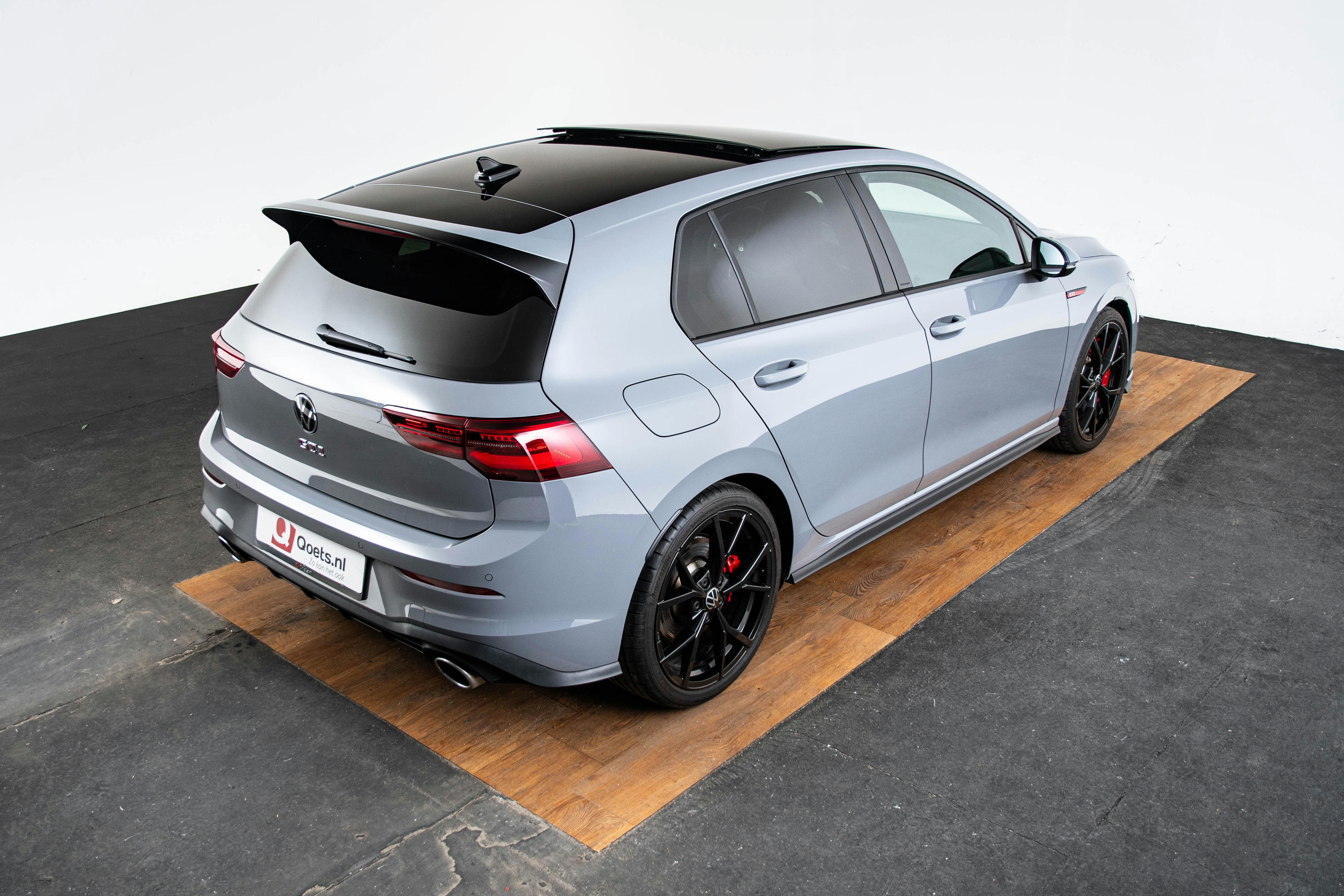 Car image 16