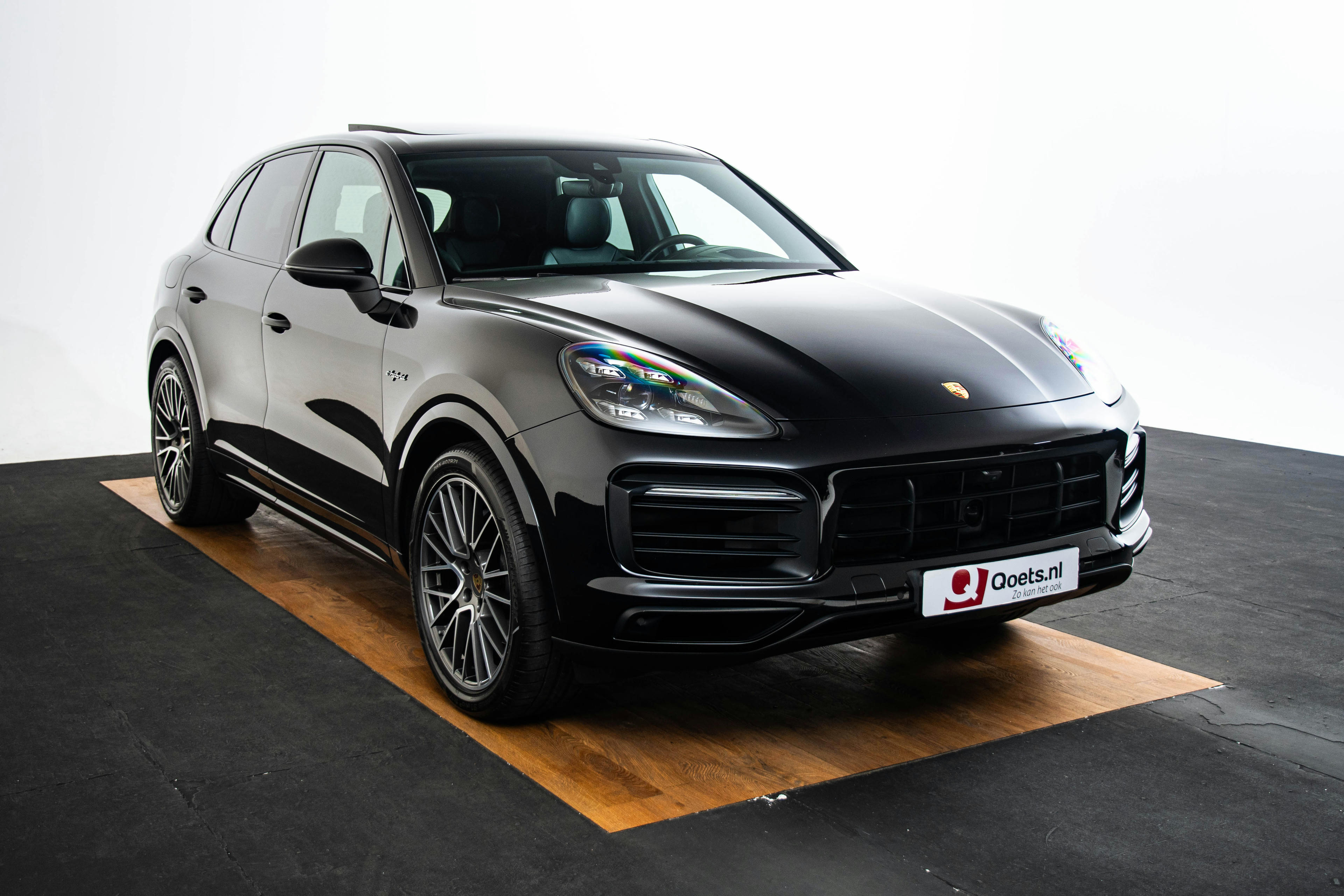 Car image 18