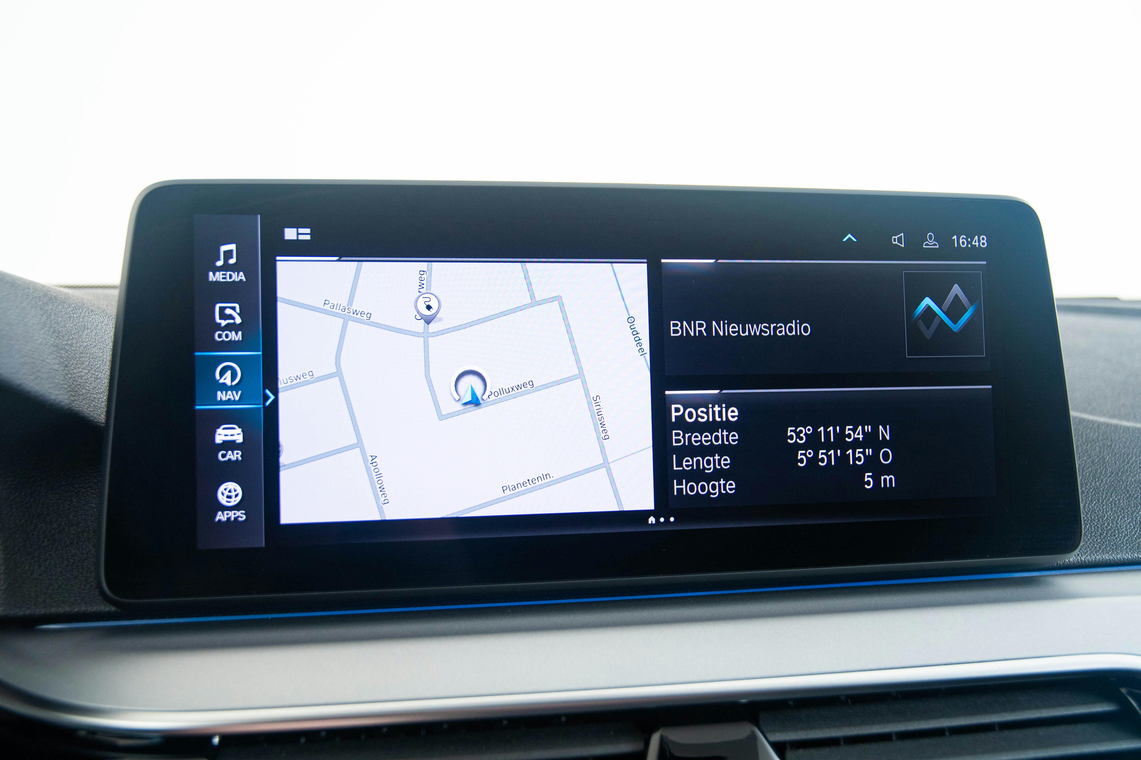 Car image 11
