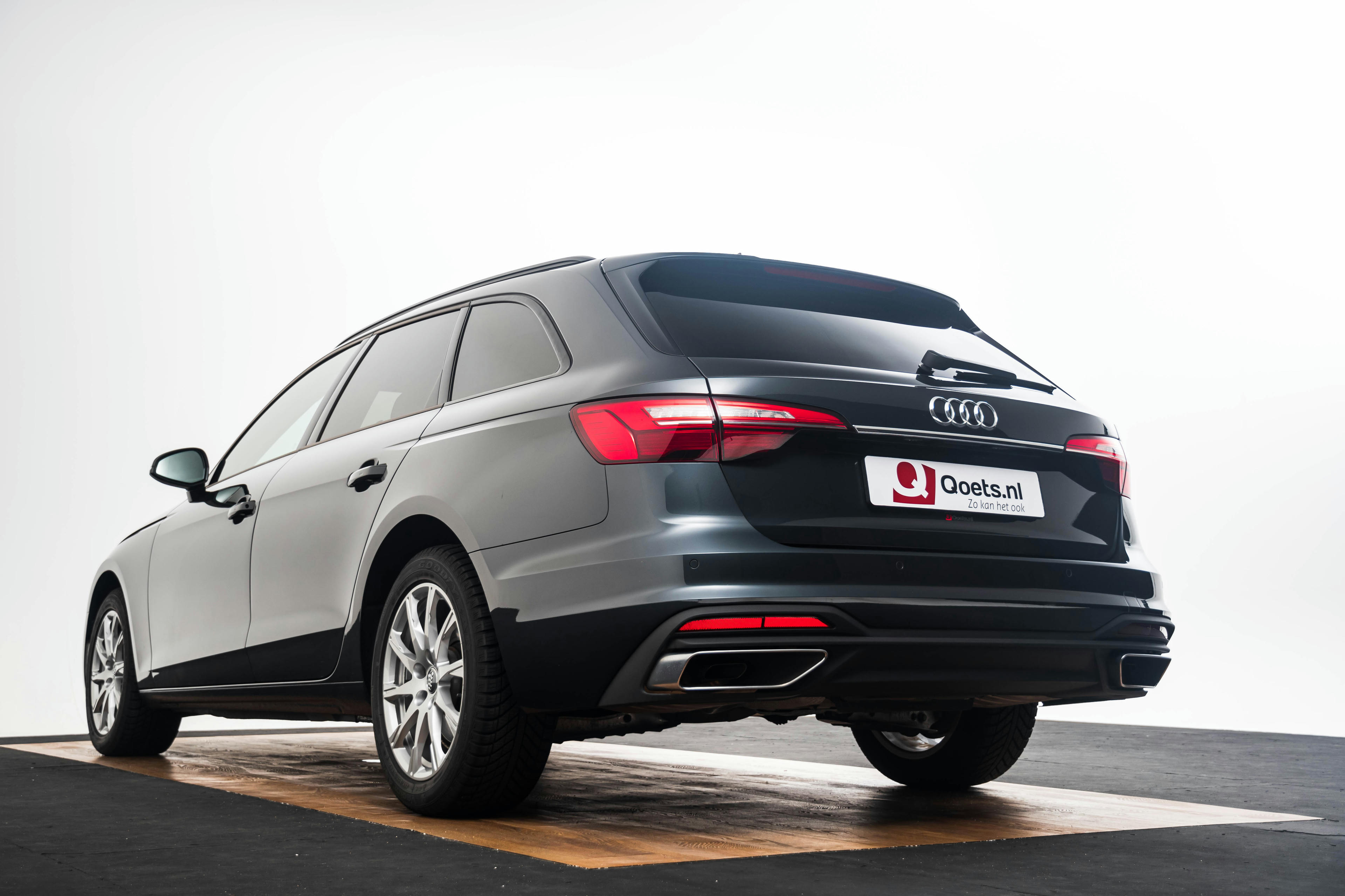 Car image 17
