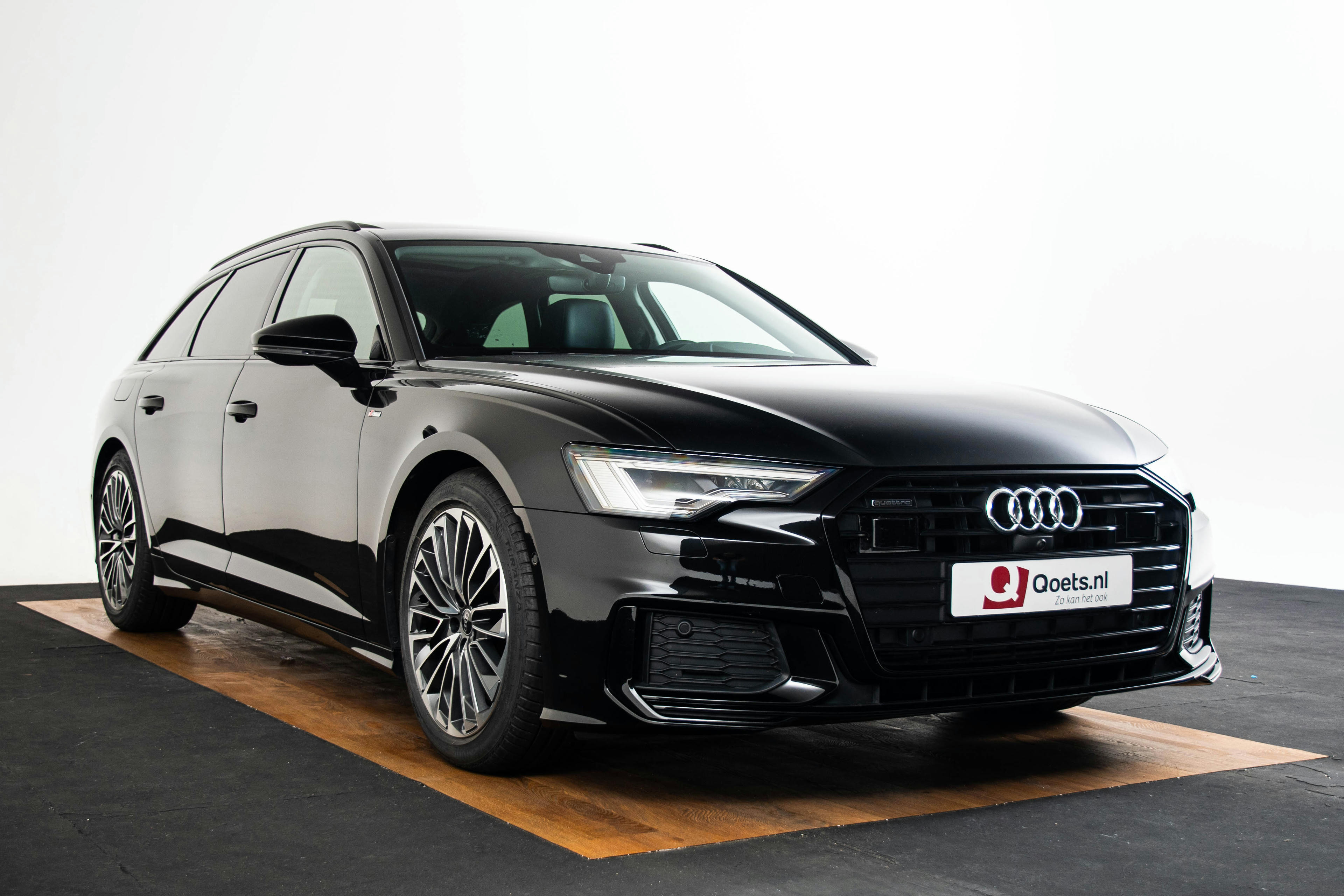 Car image 18