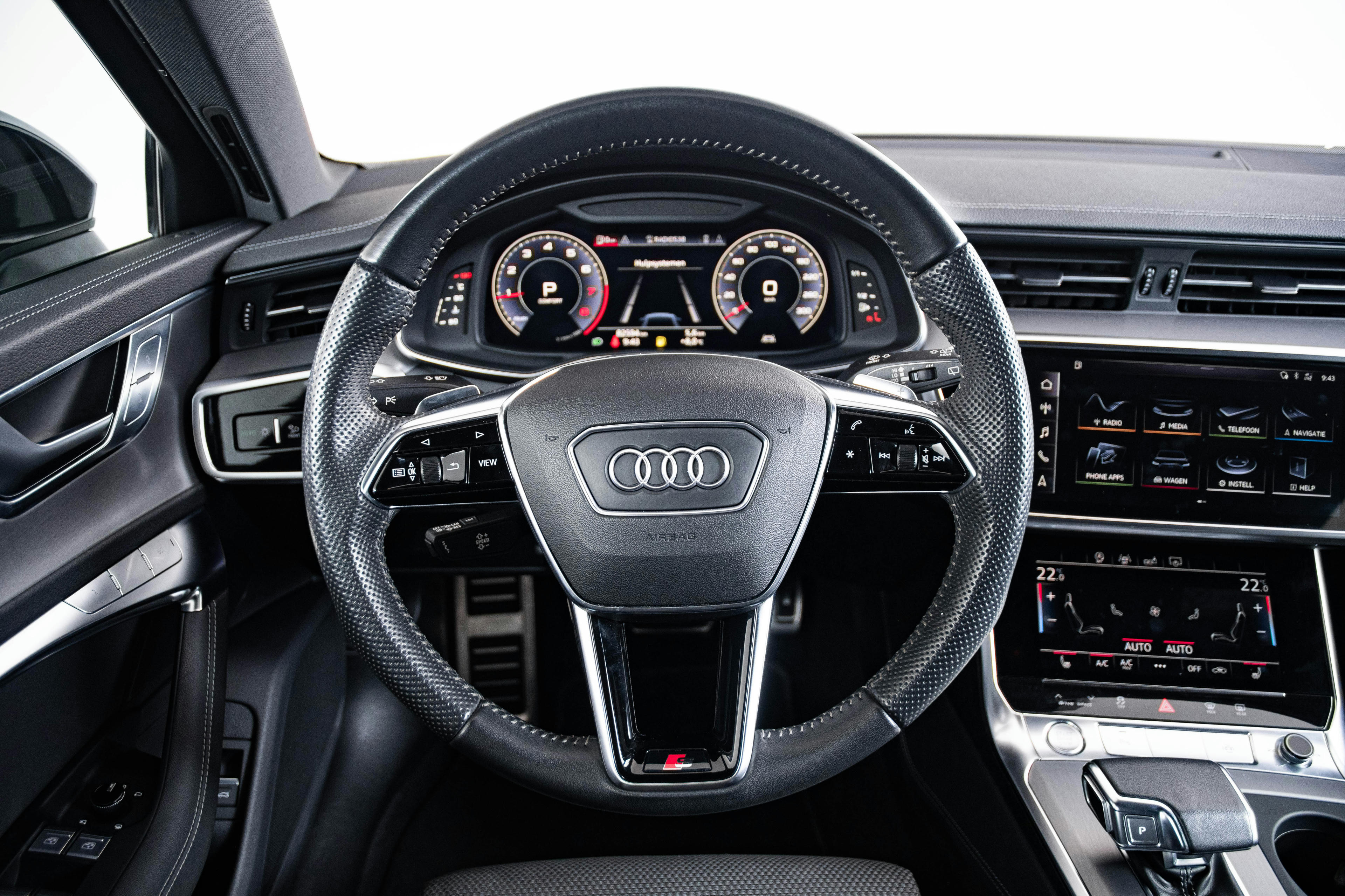 Car image 16