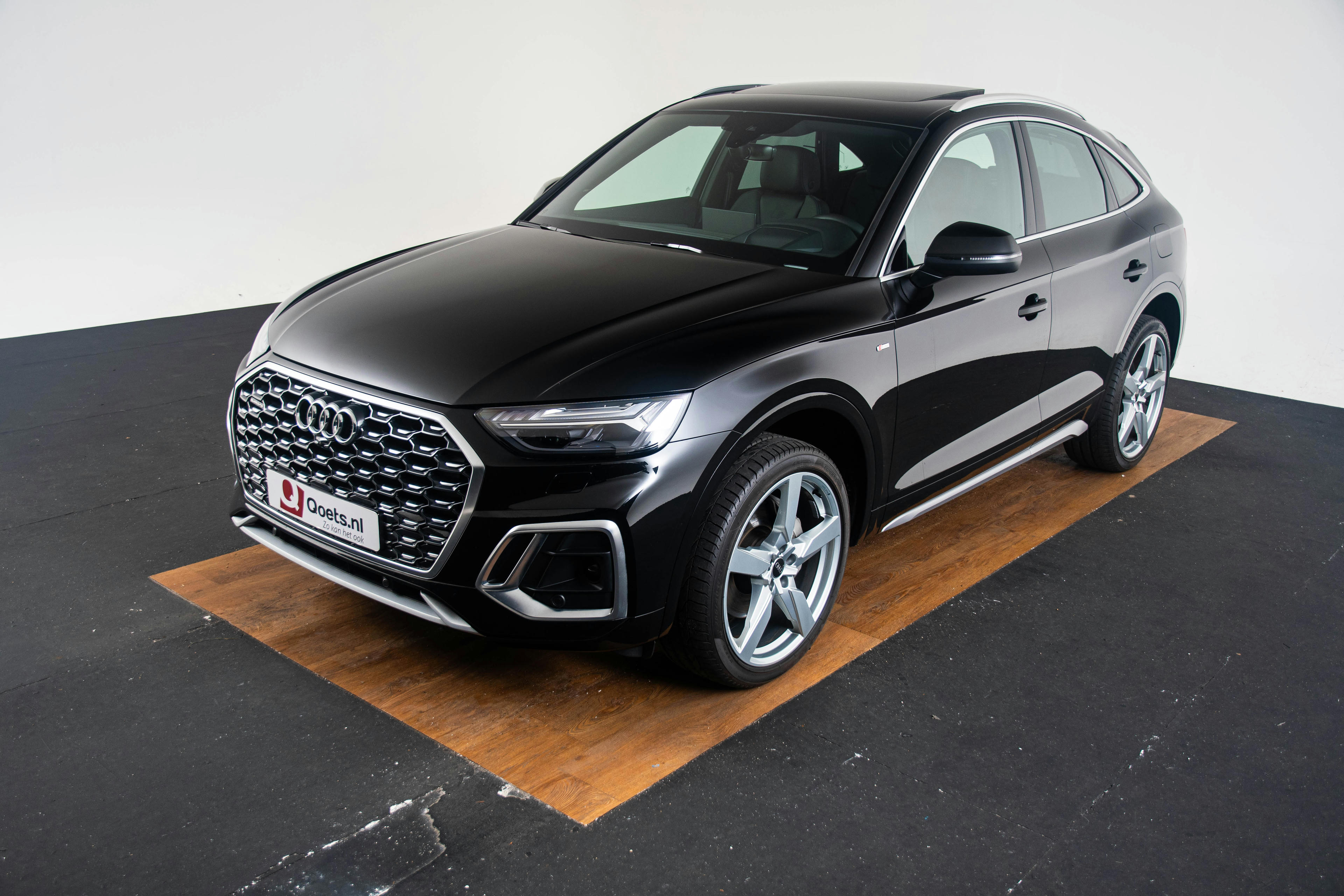 Car image 8