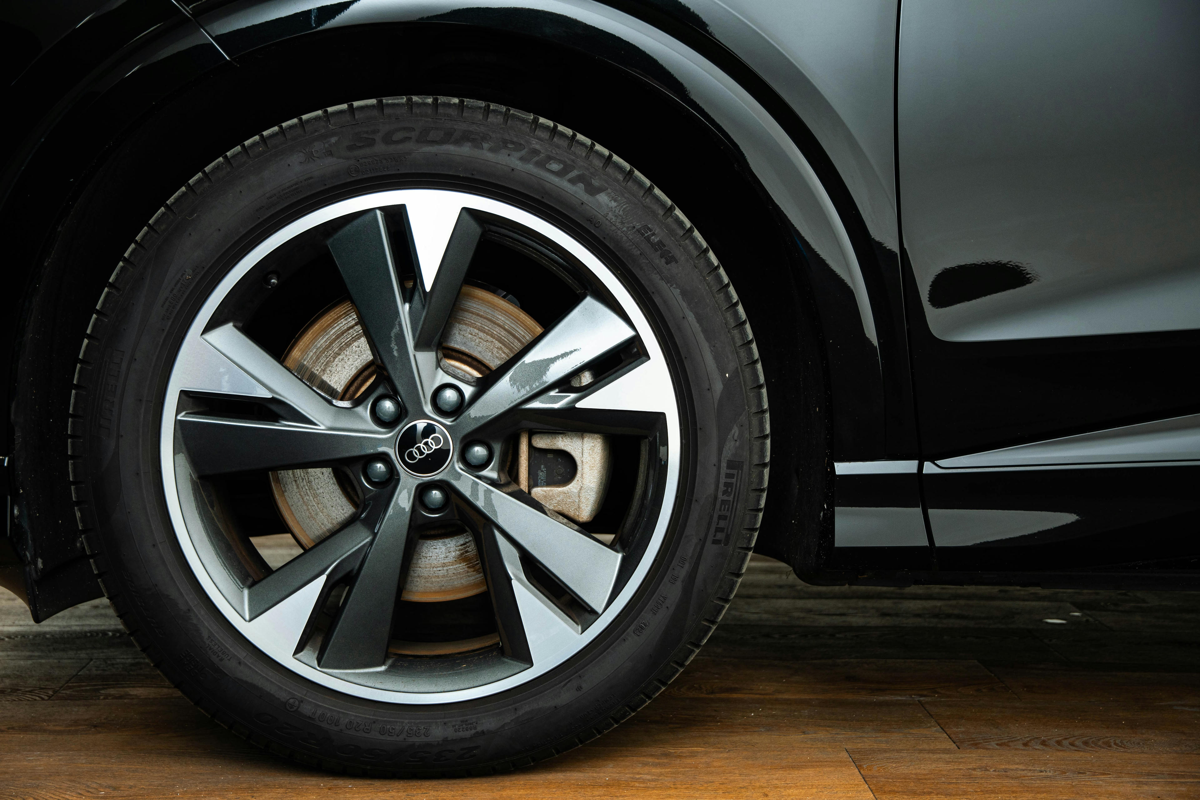 Car image 13