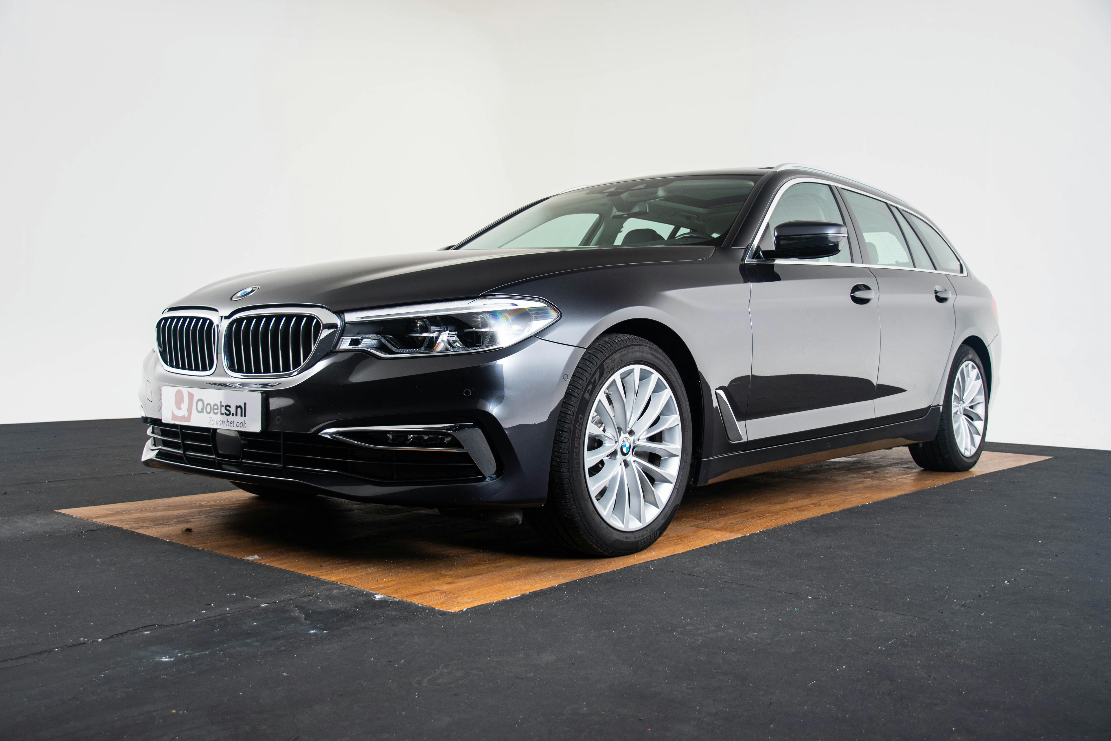 Car image 8