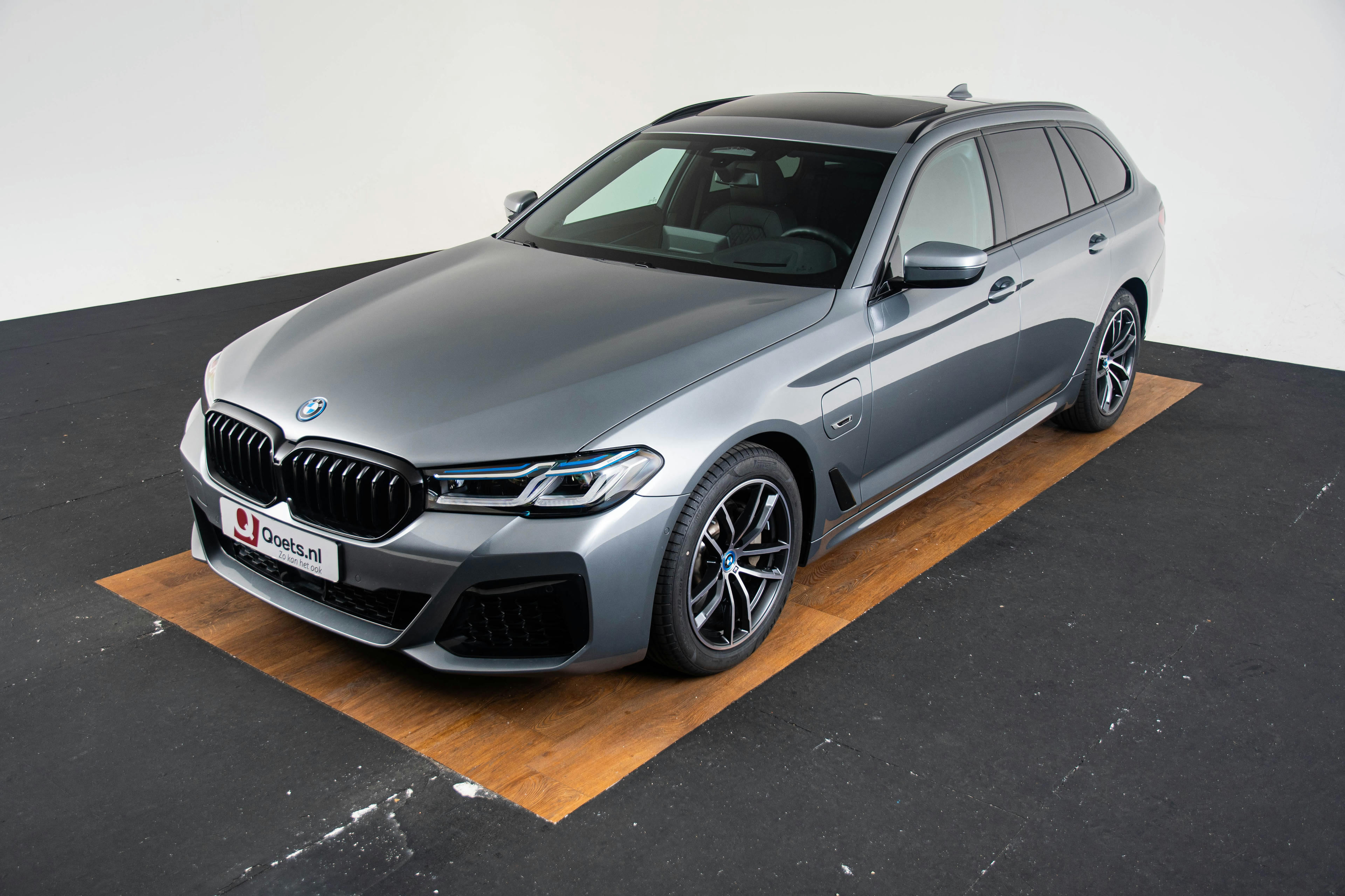 Car image 13