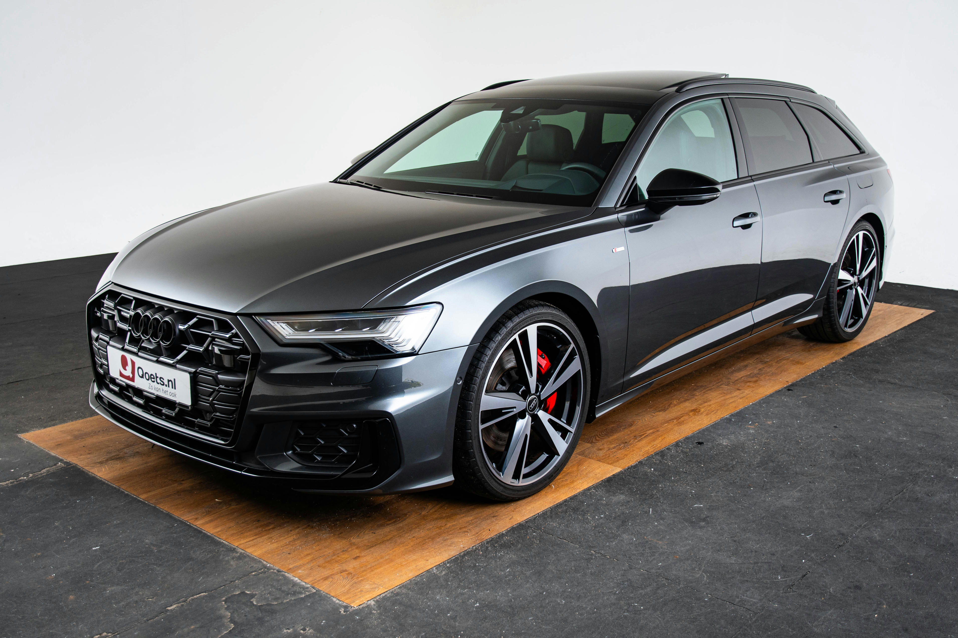 Car image 15