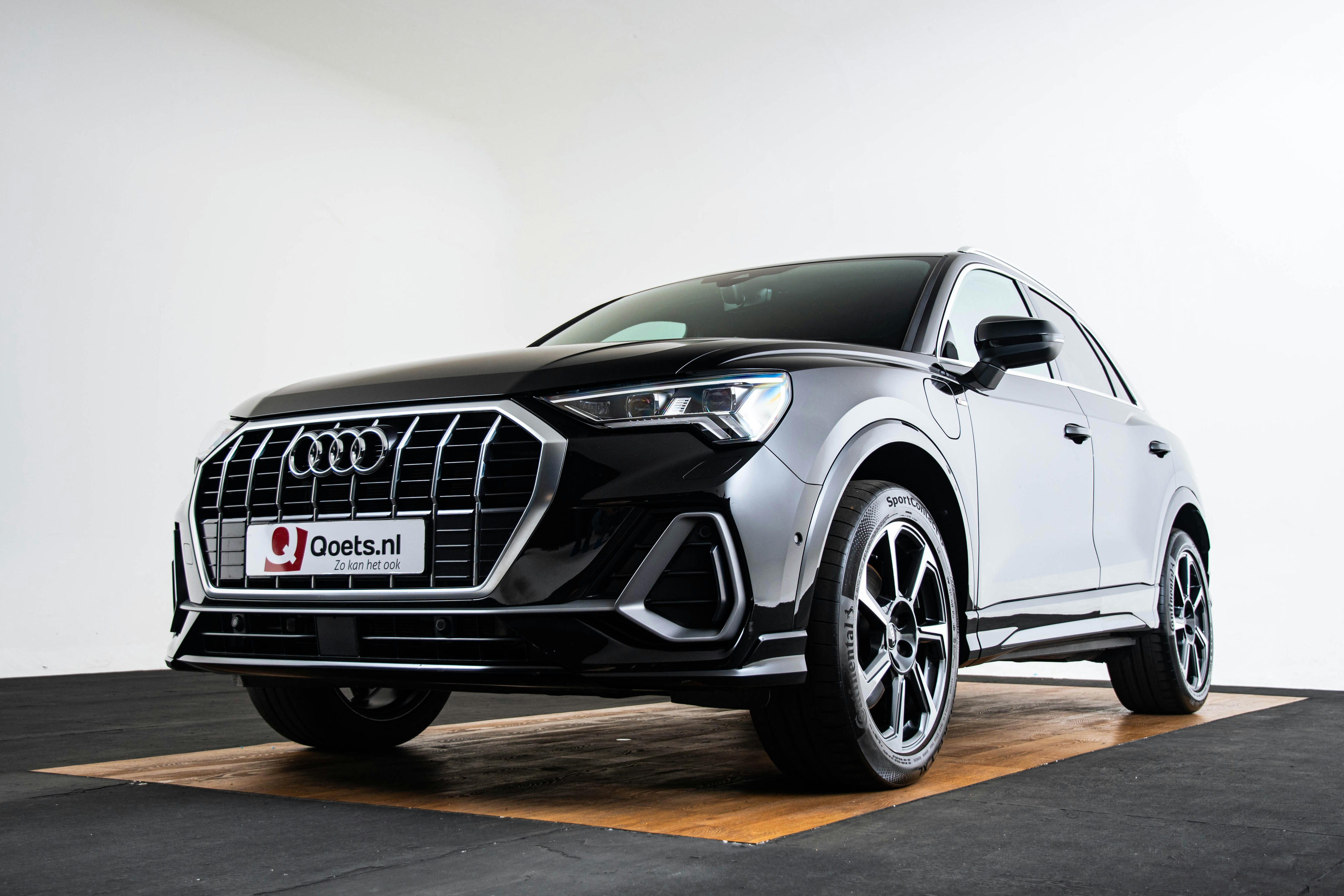 Car image 14