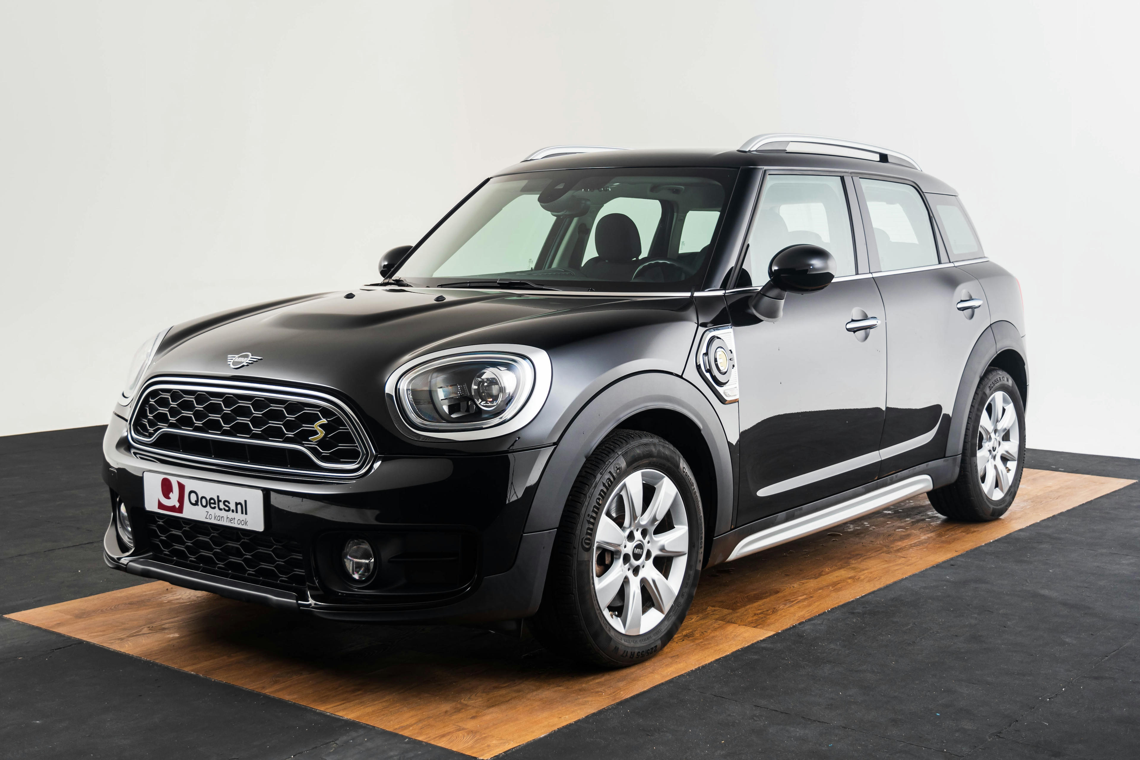 Car image 16