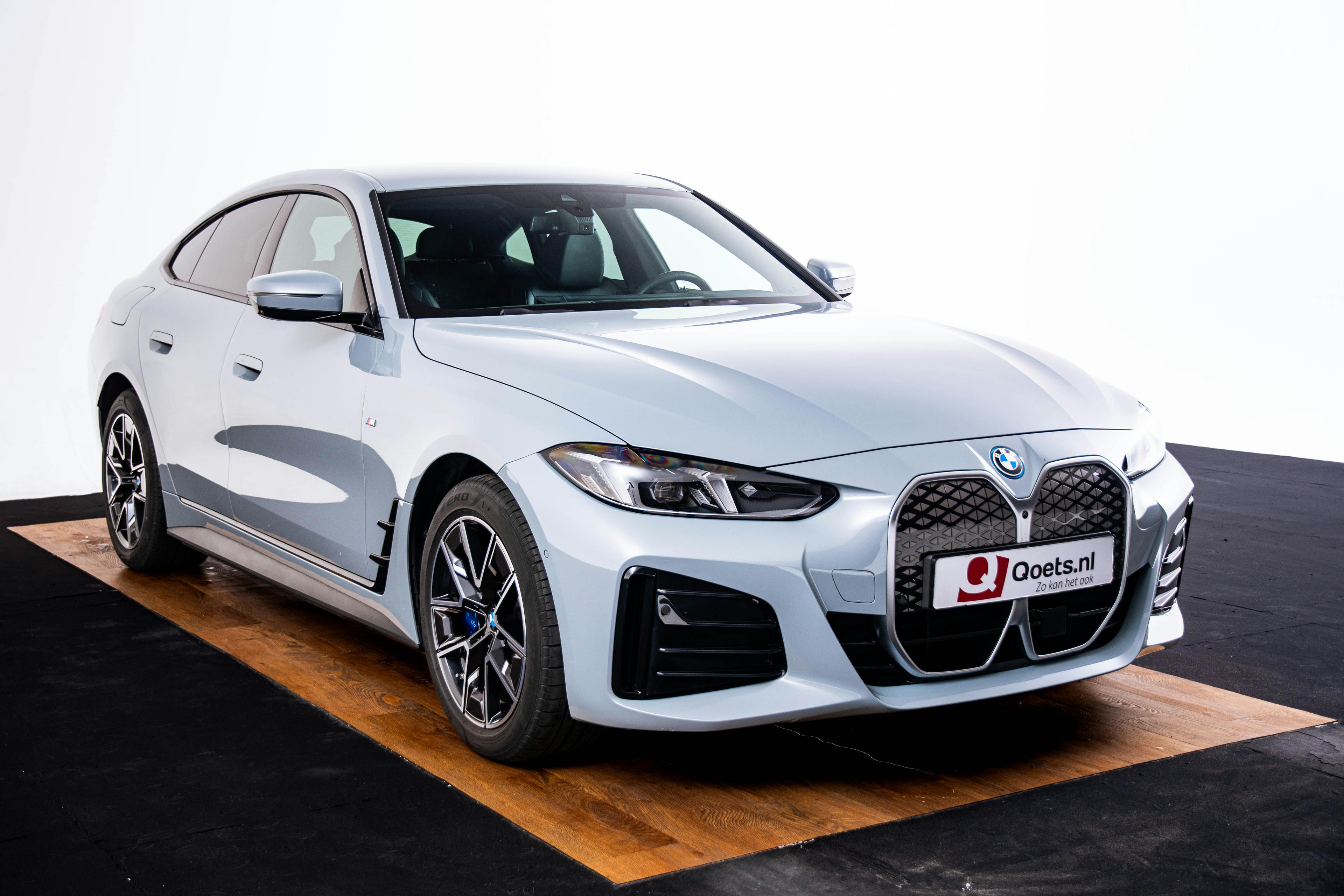 Car image 16