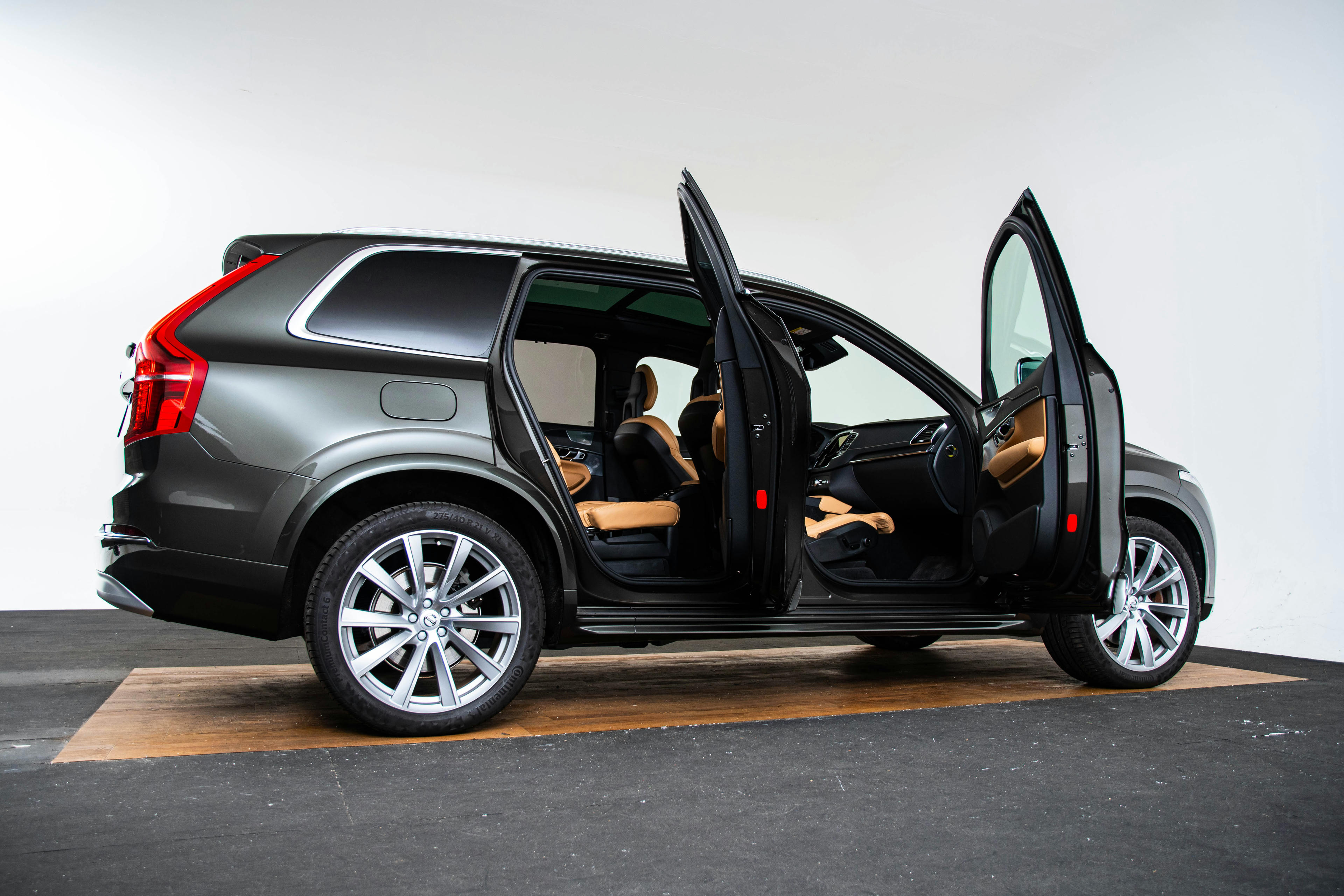 Car image 13