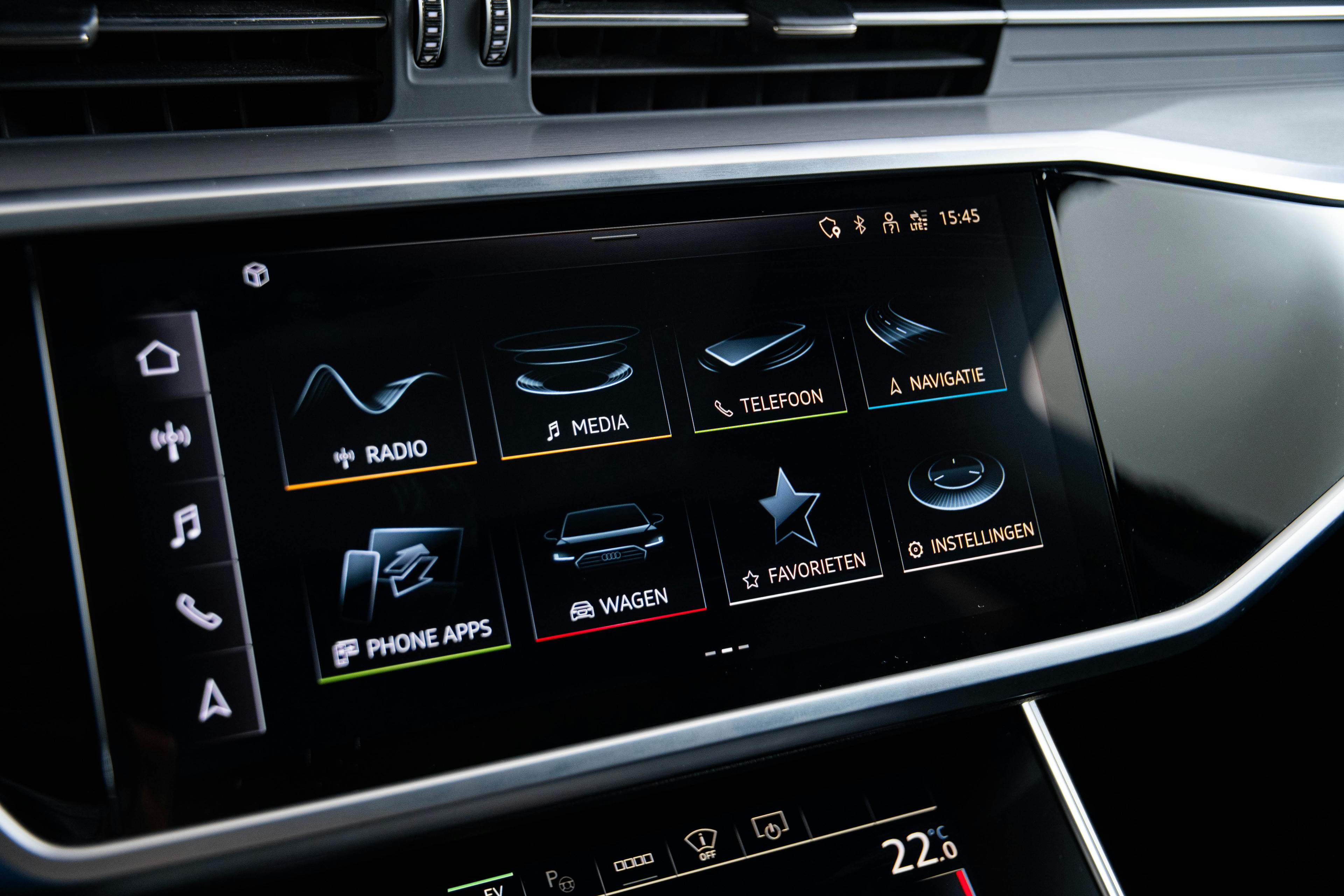 Car image 16