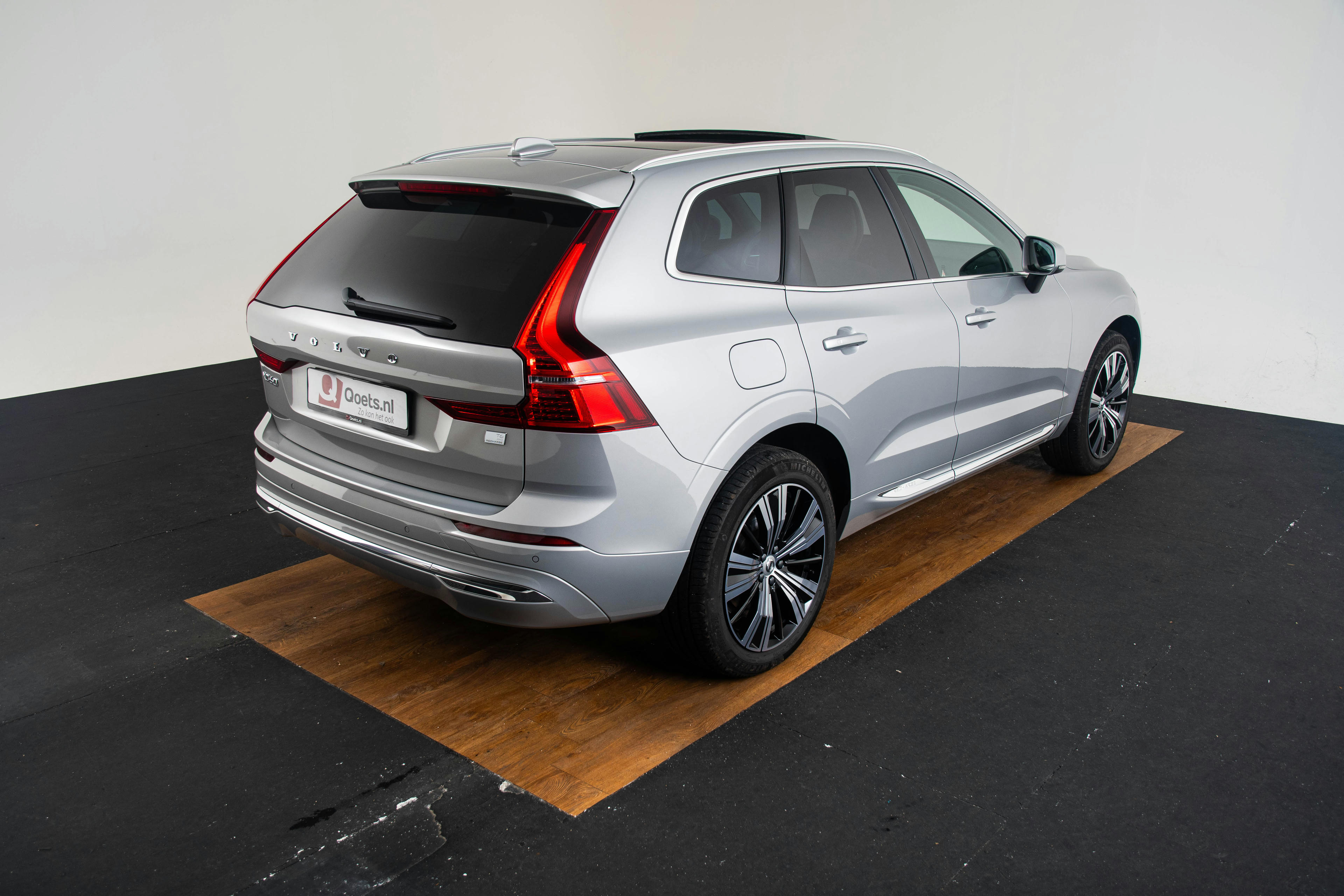 Car image 7