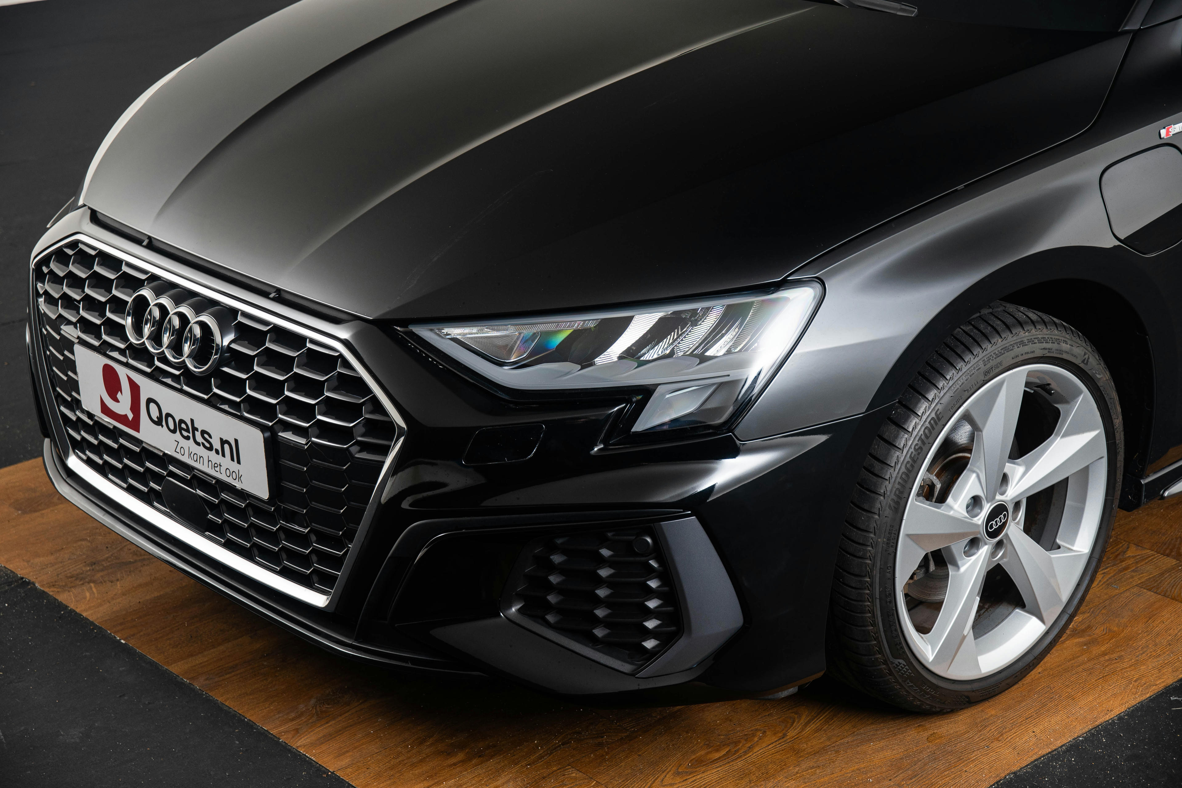 Car image 16