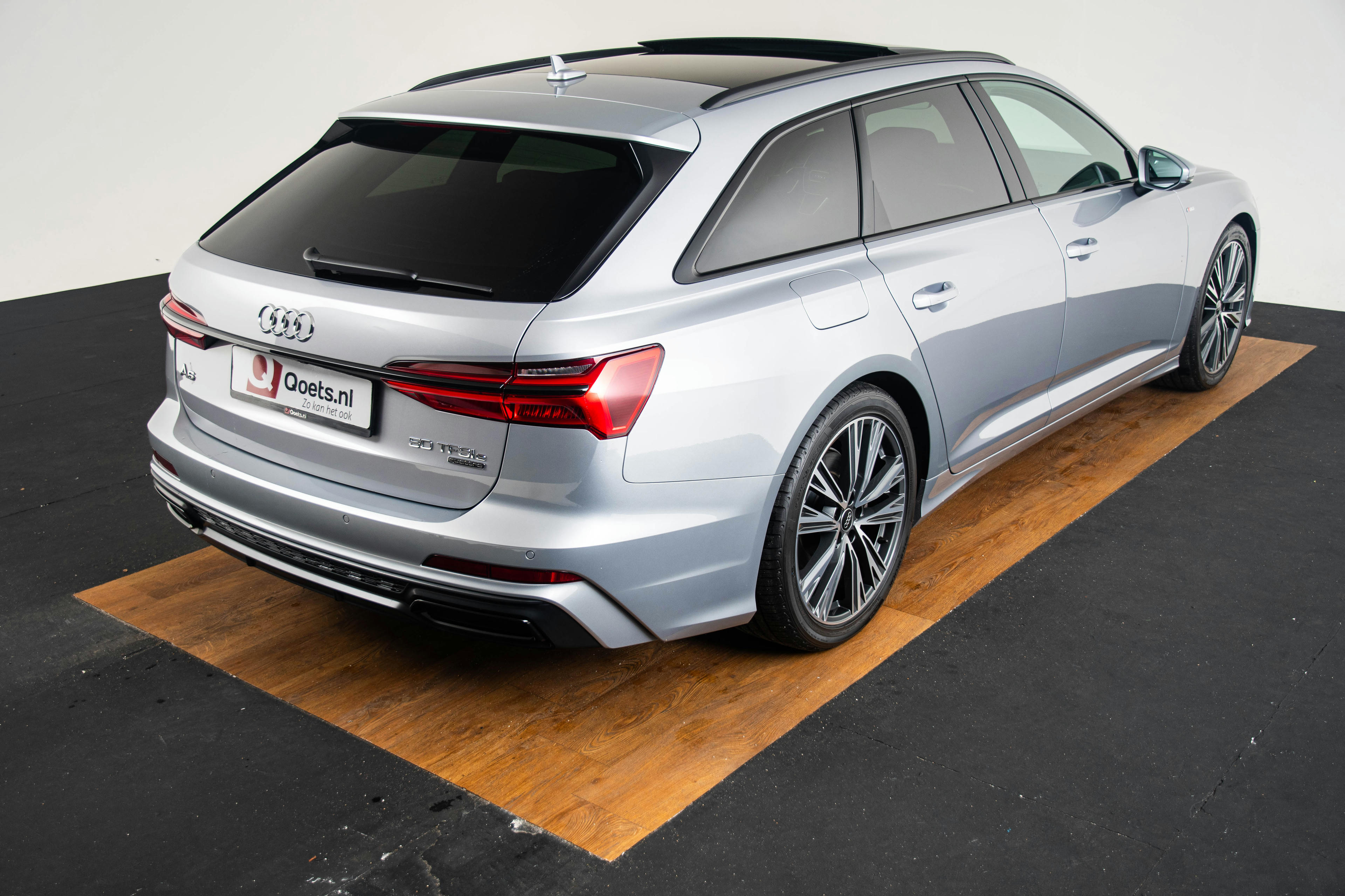 Car image 7