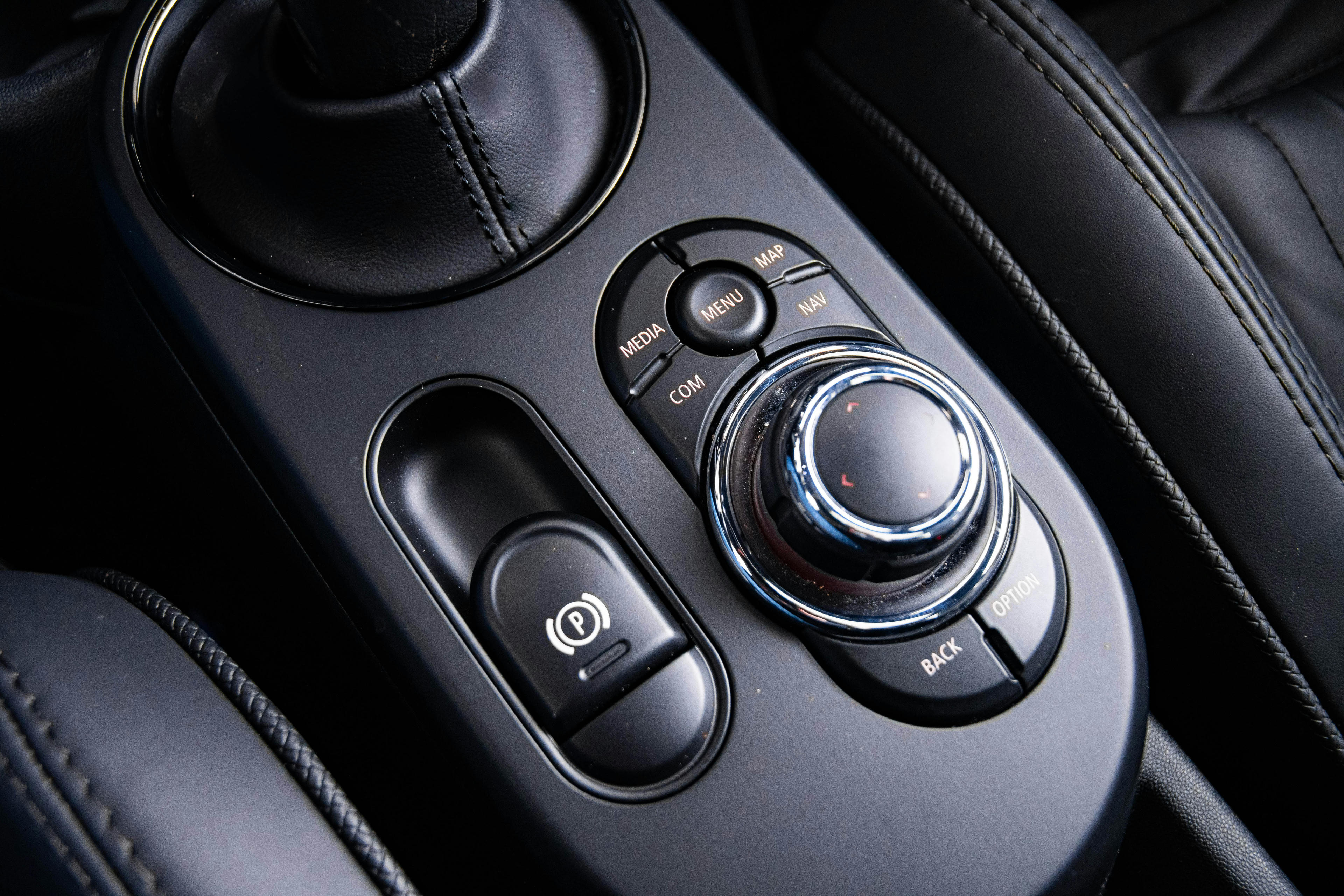 Car image 13