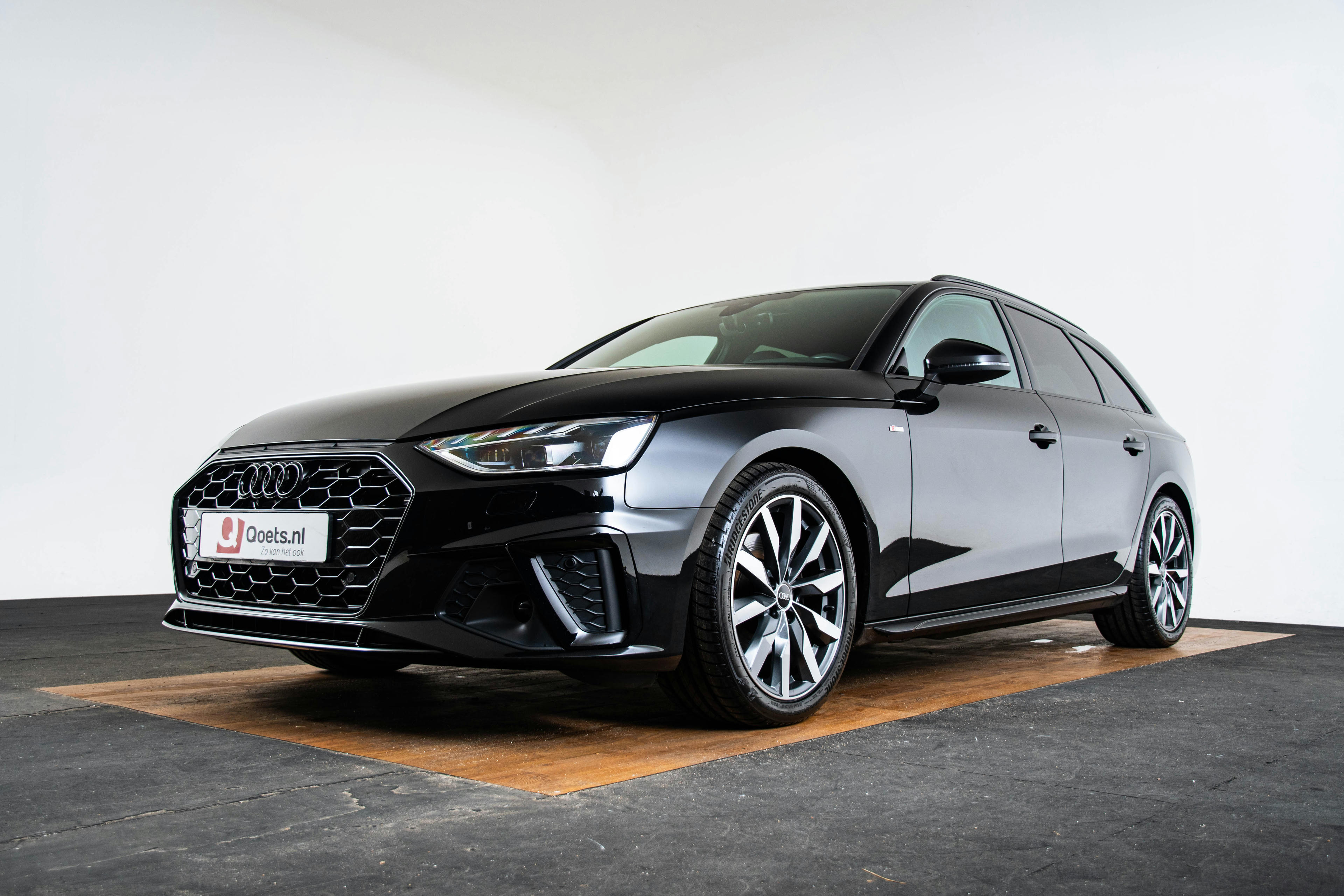 Car image 13