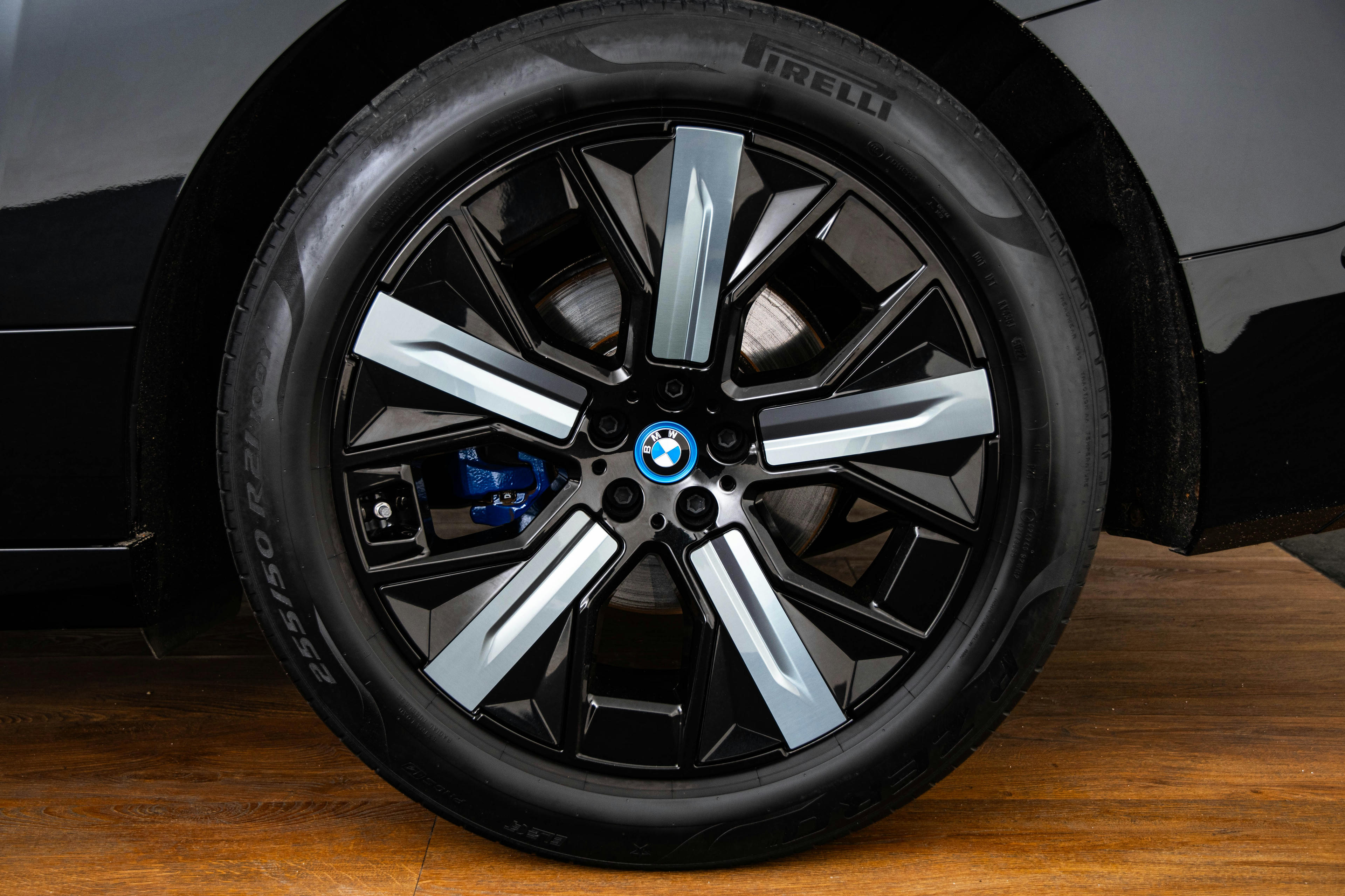 Car image 10