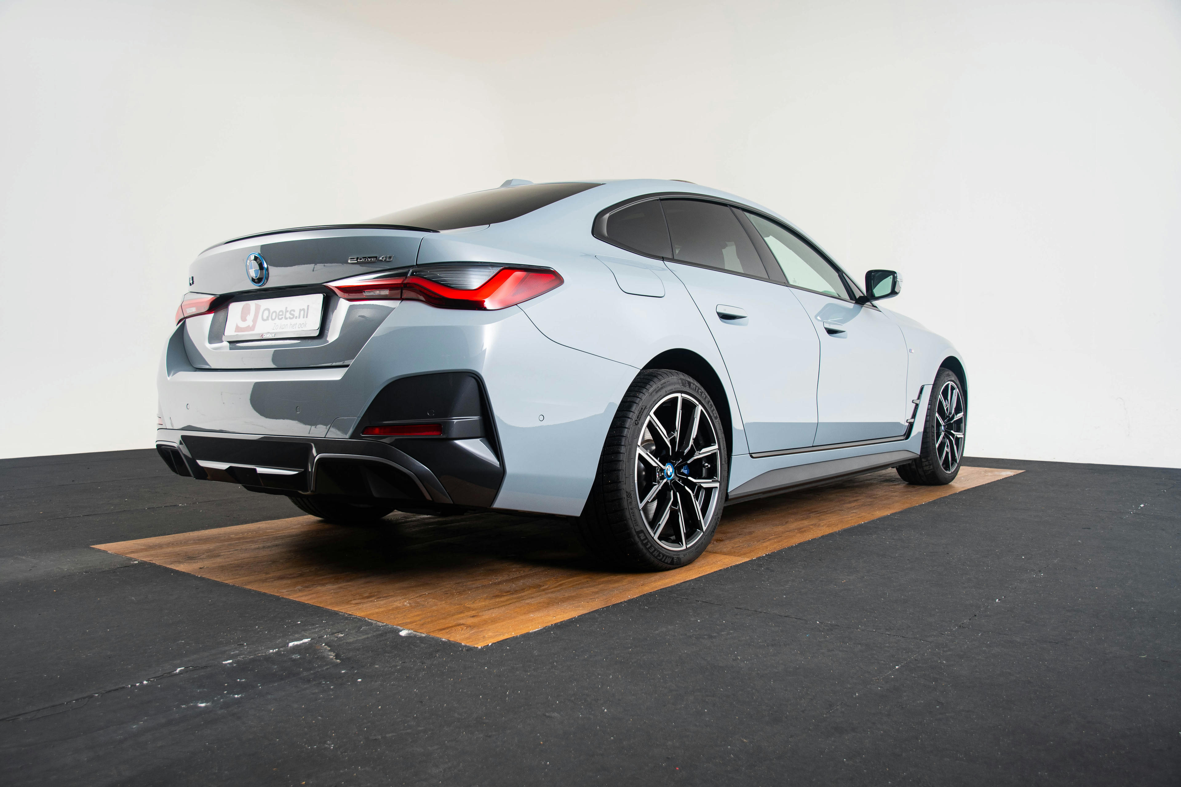 Car image 8