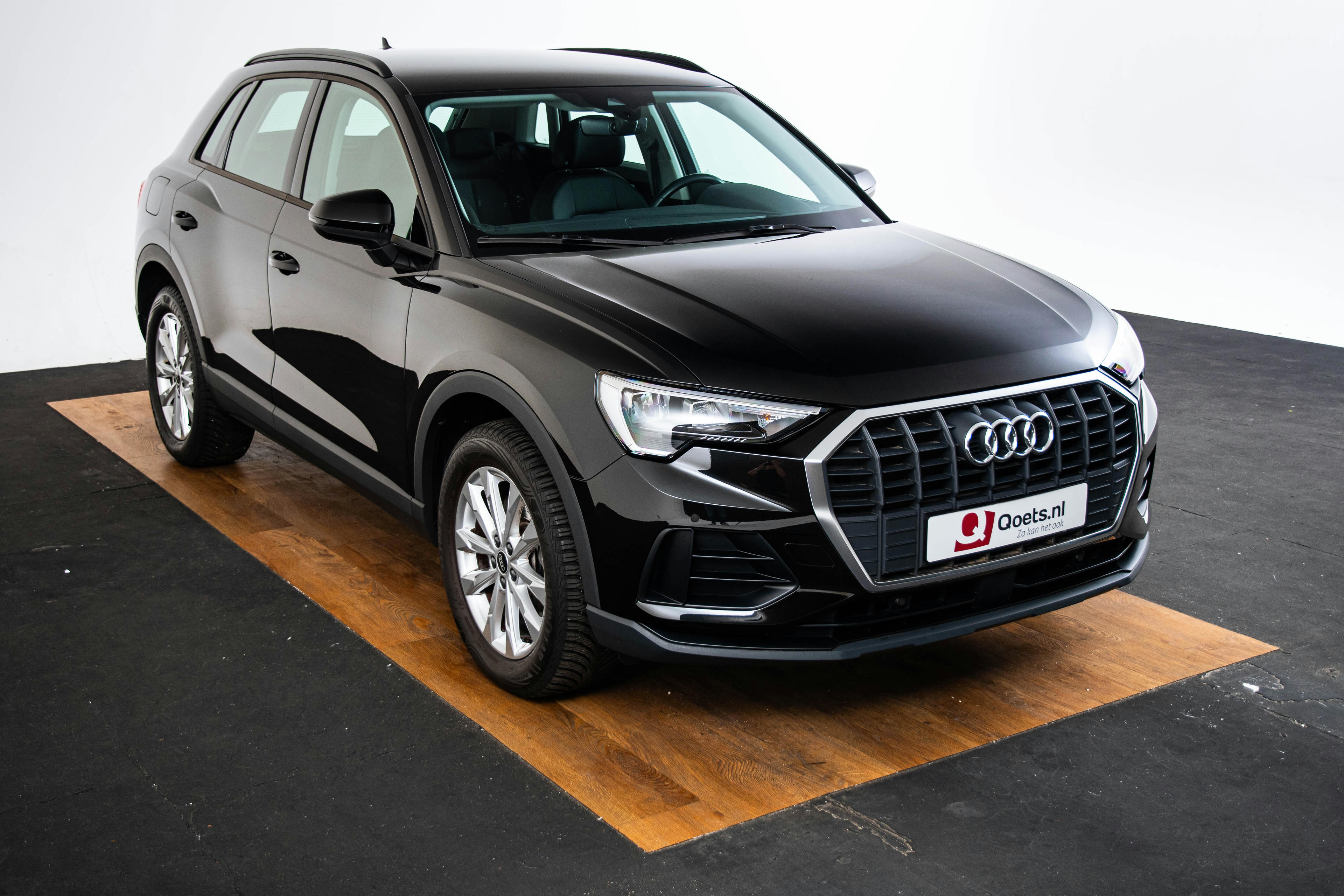 Car image 16