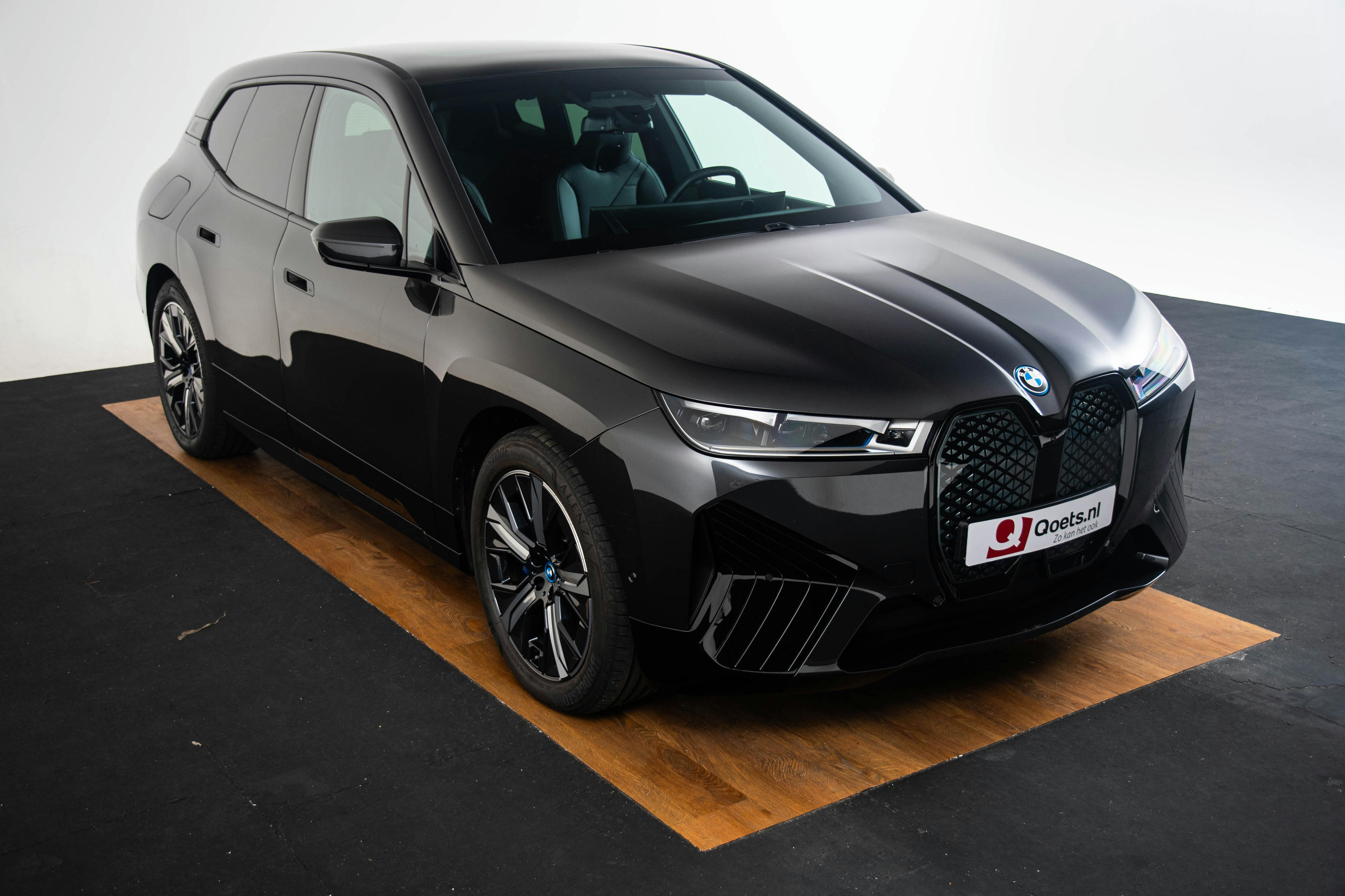 Car image 15