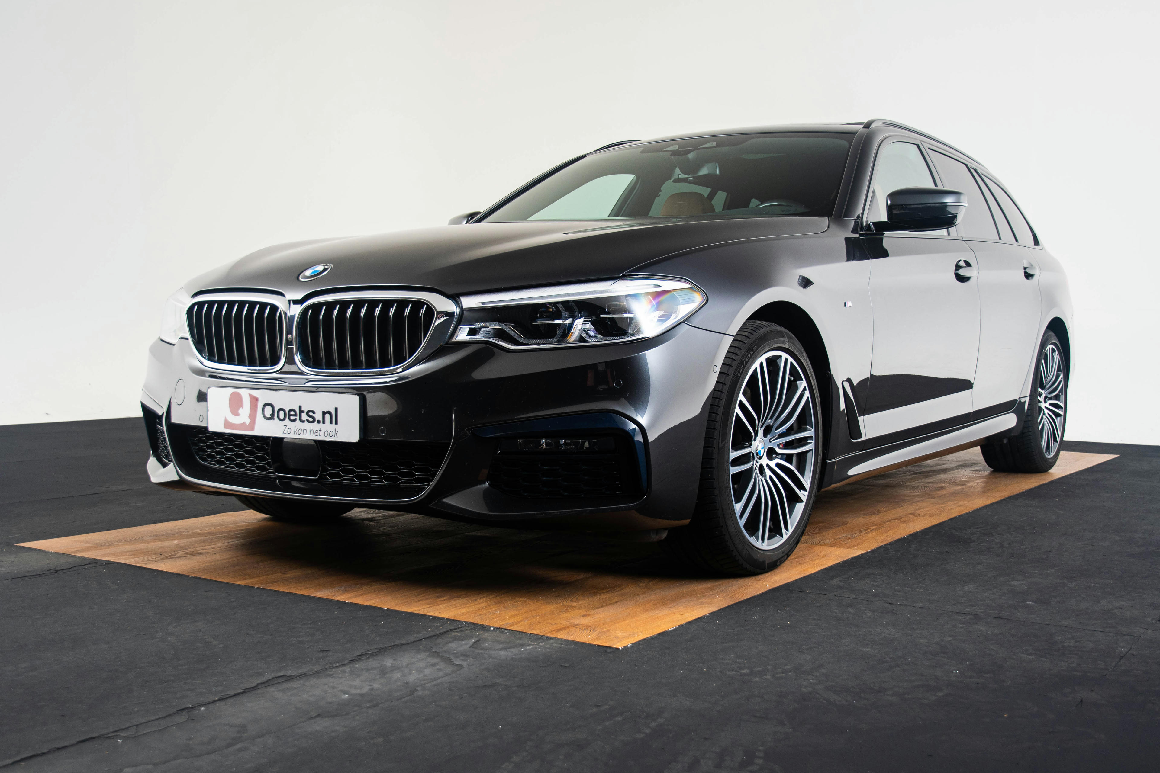 Car image 18