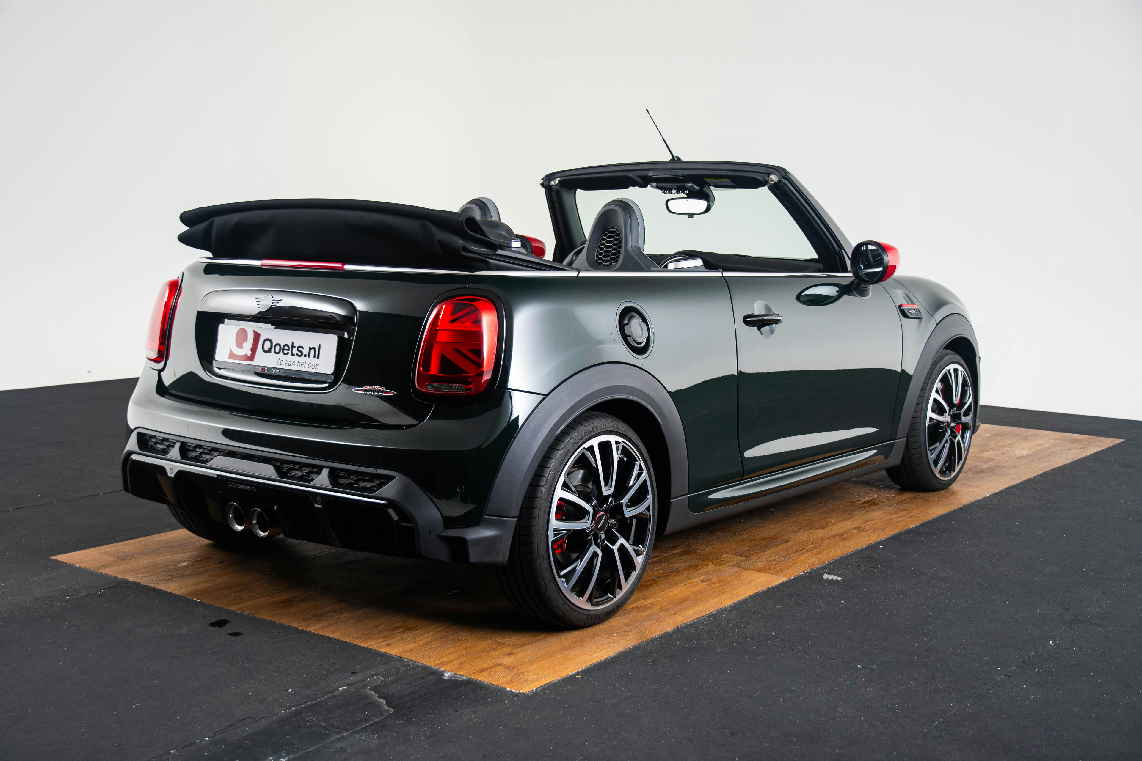 Car image 17