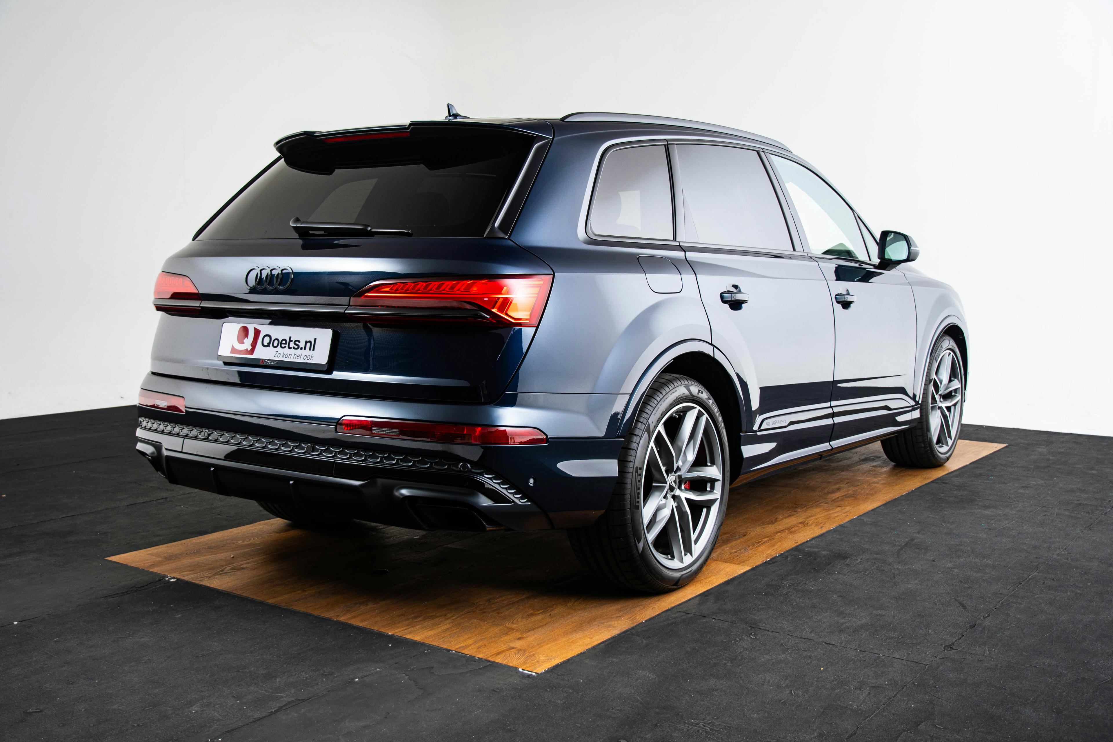 Car image 15