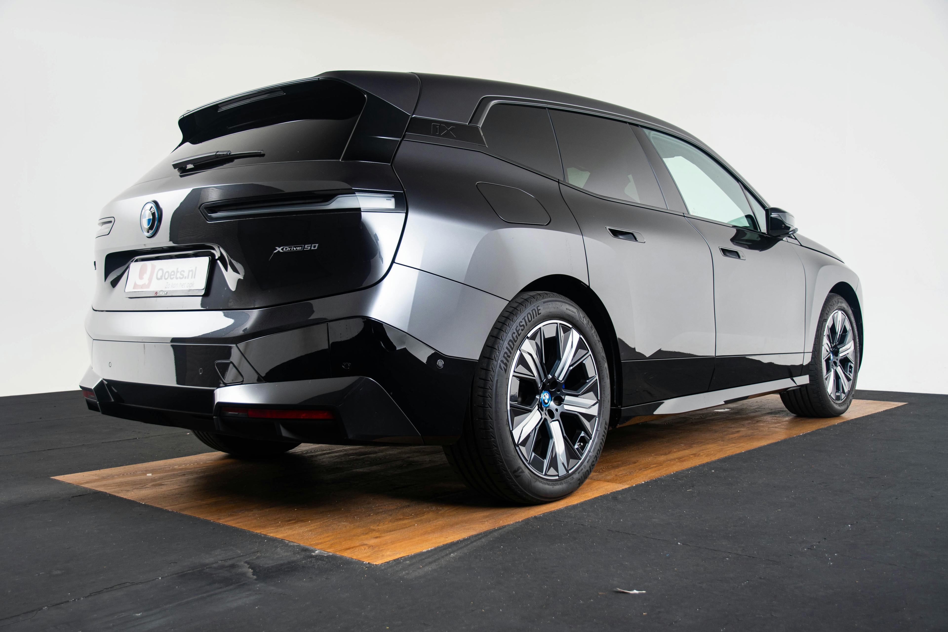 Car image 16