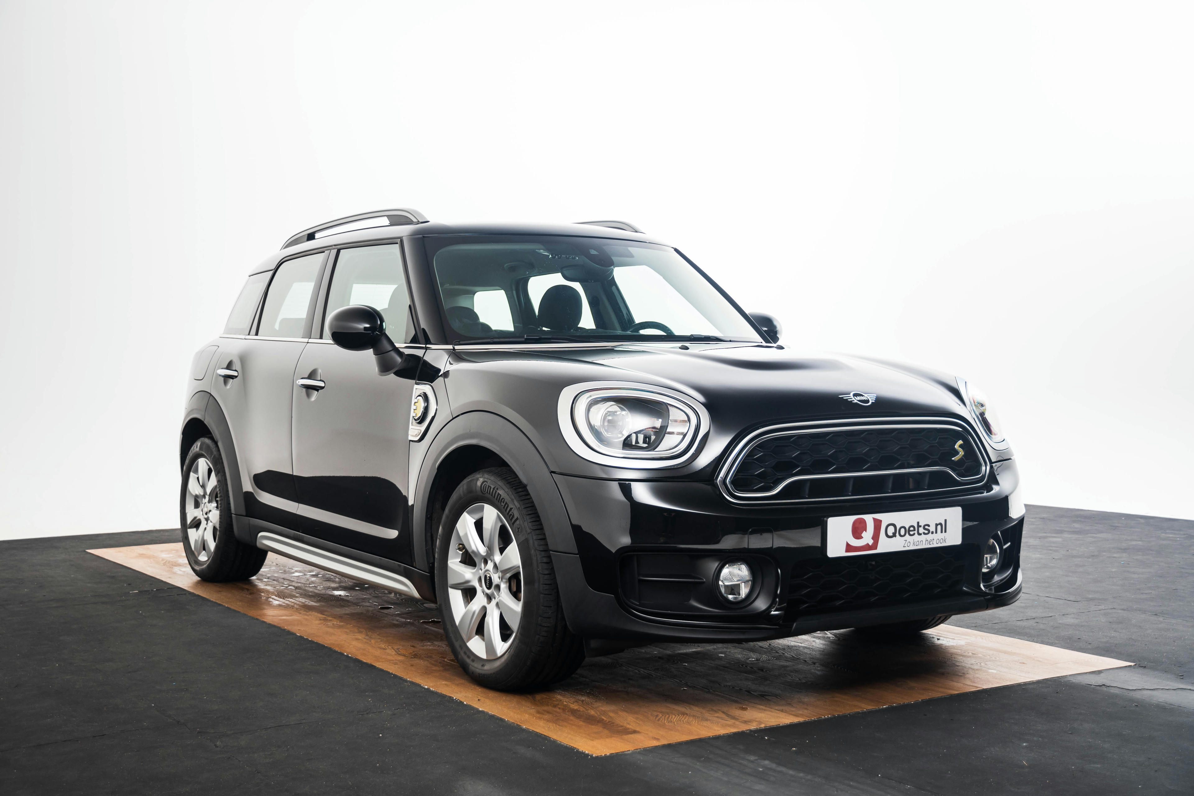 Car image 17