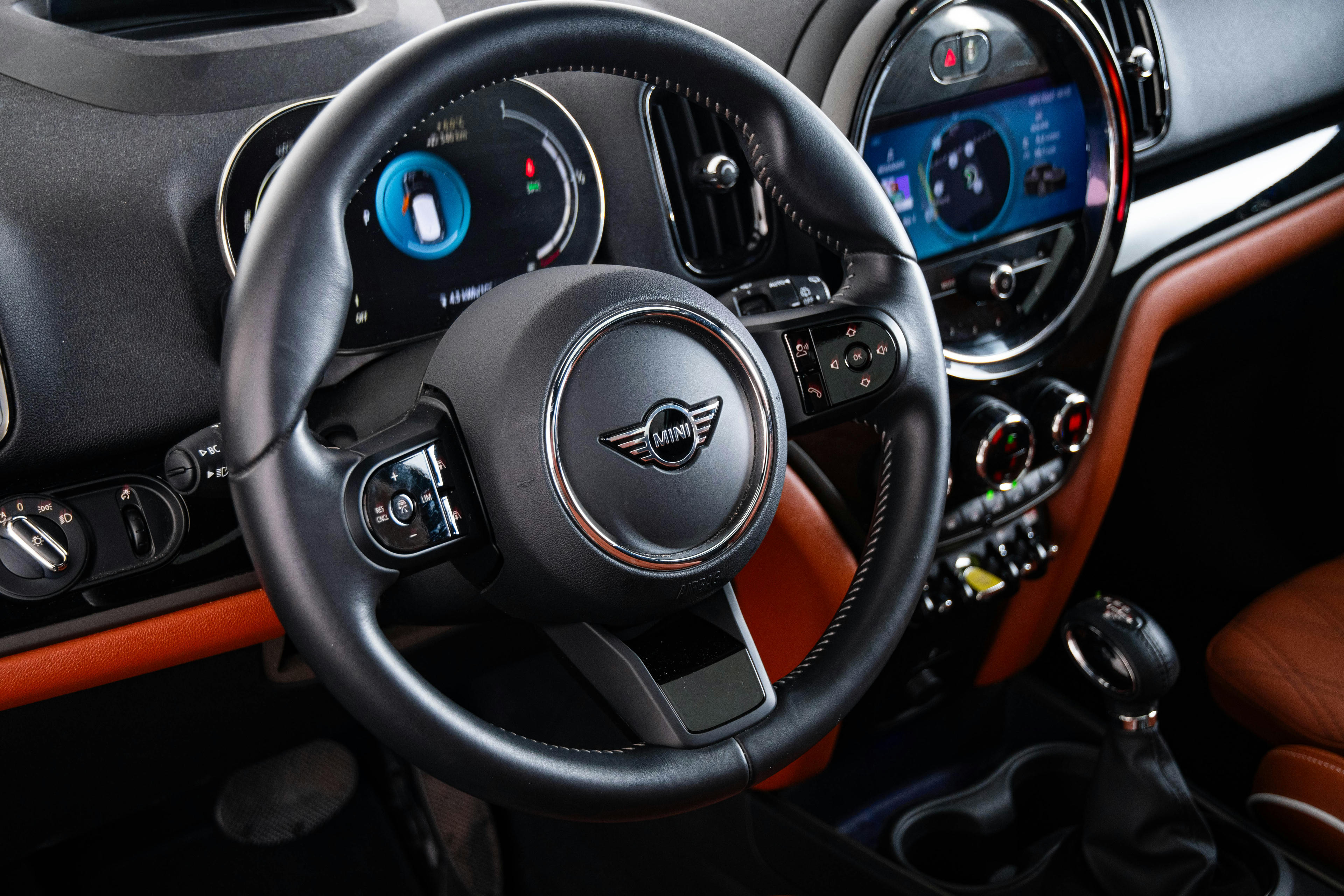 Car image 18