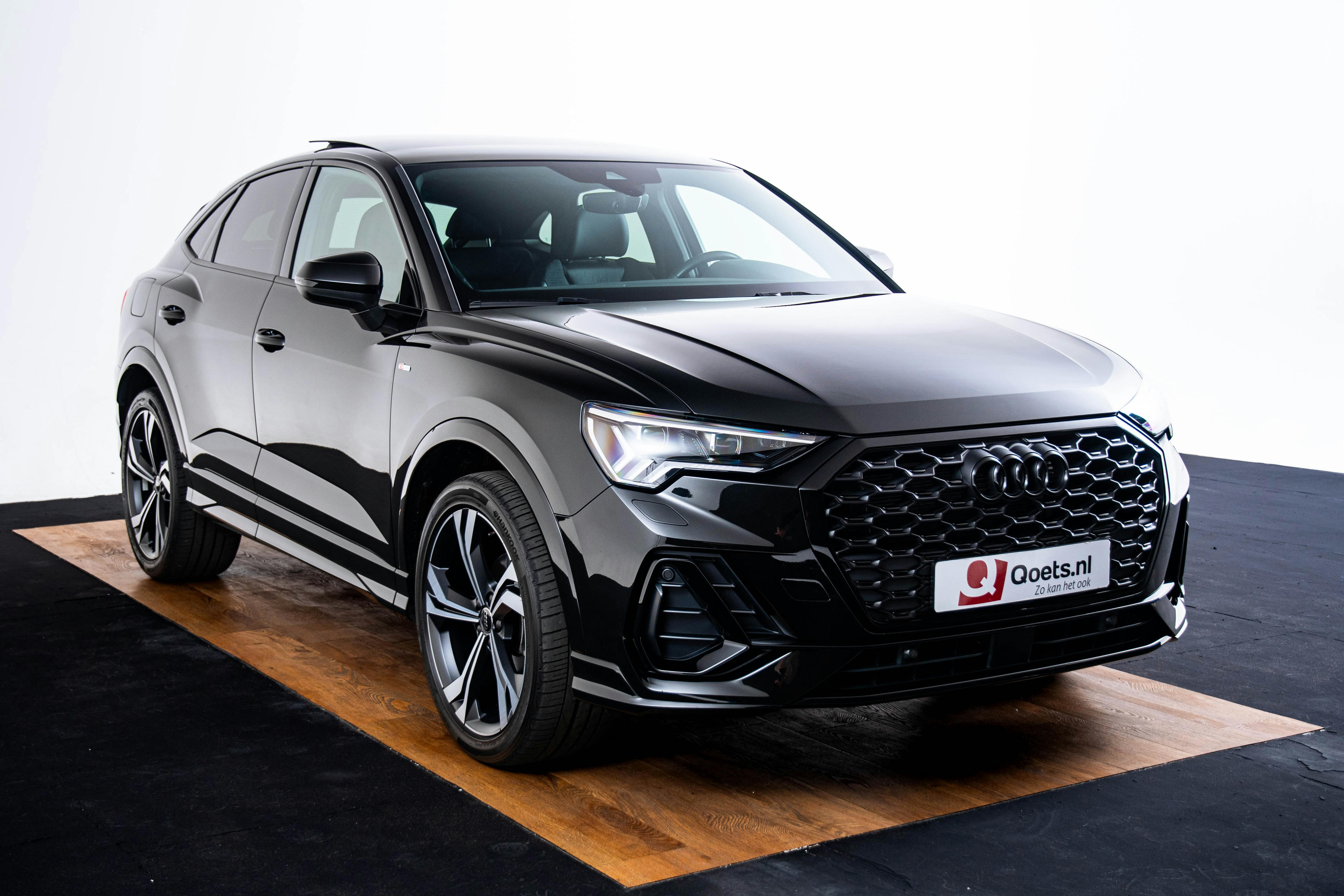 Car image 13
