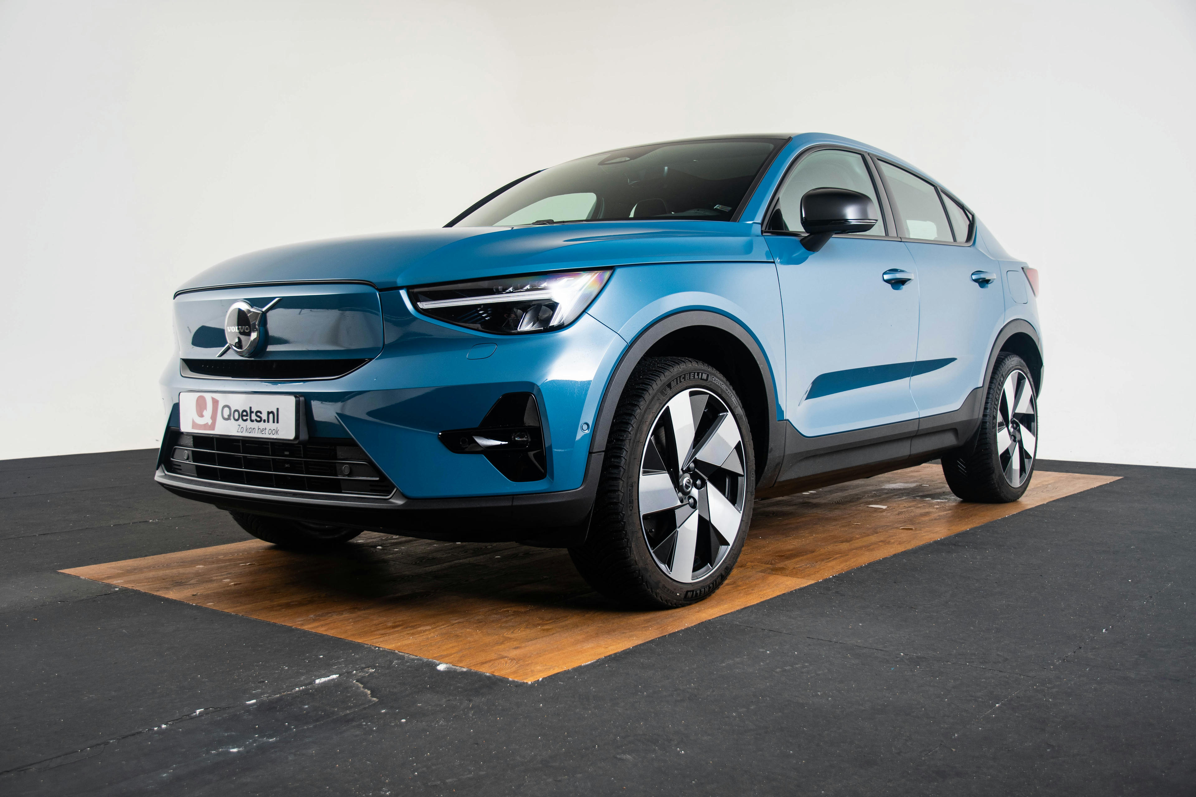 Car image 14