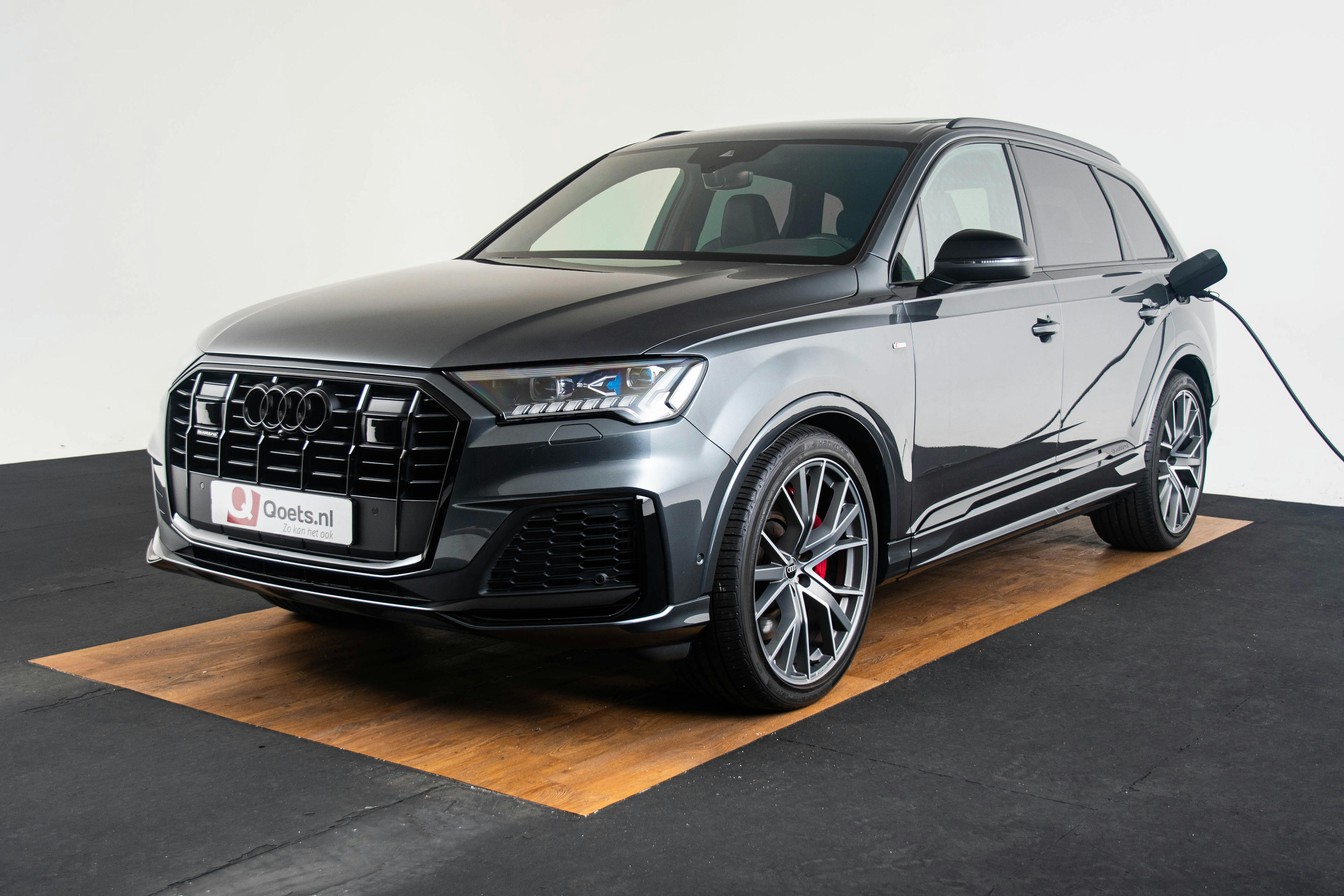 Car image 13