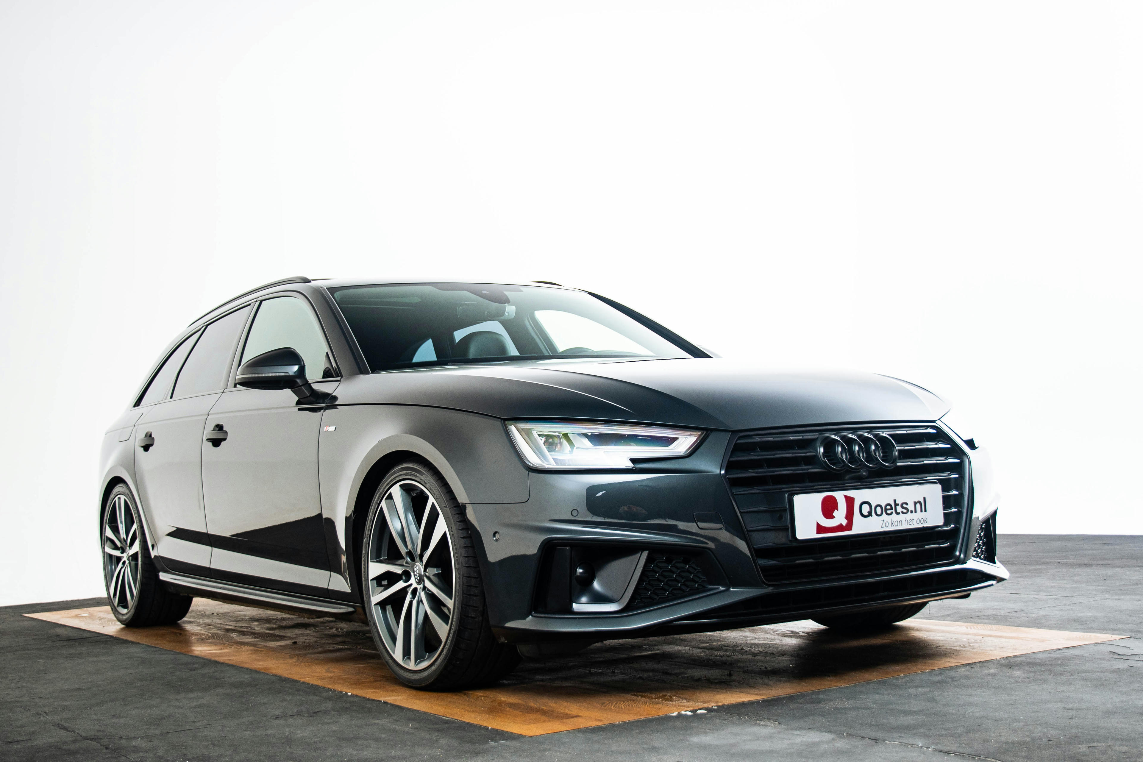 Car image 12