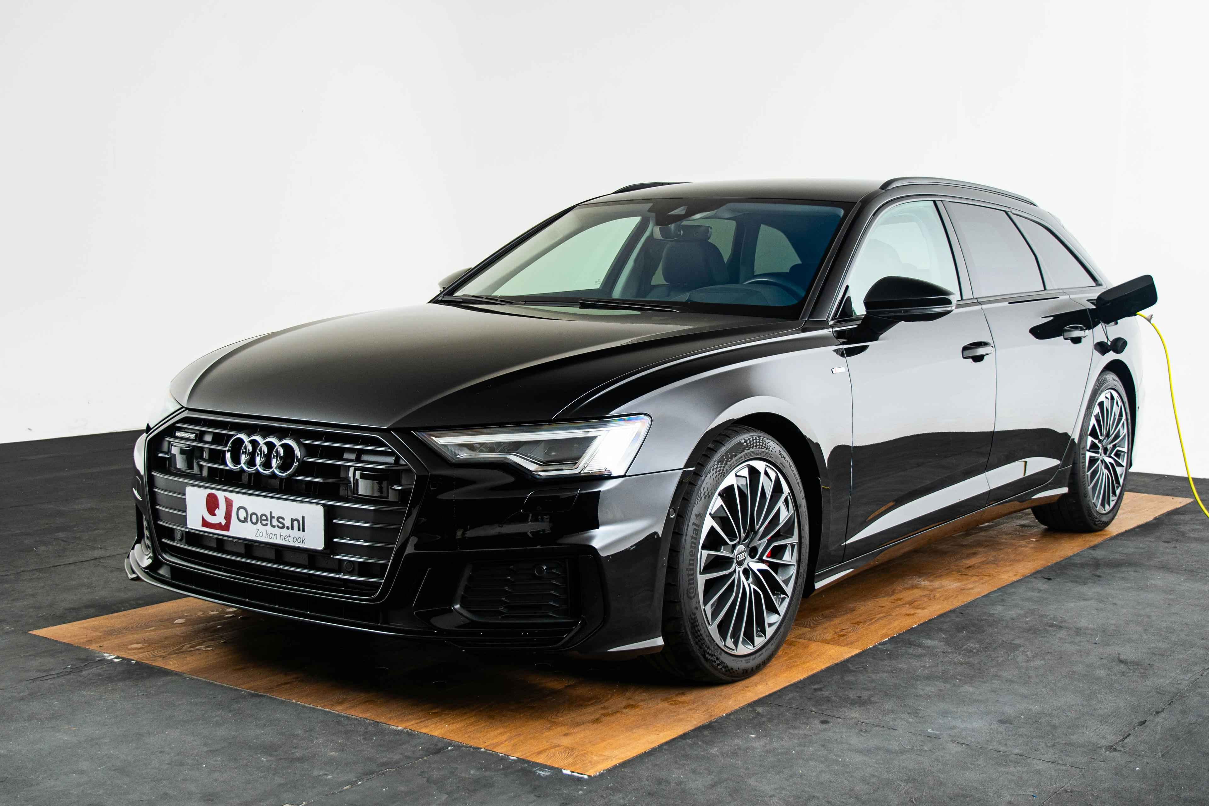 Car image 17