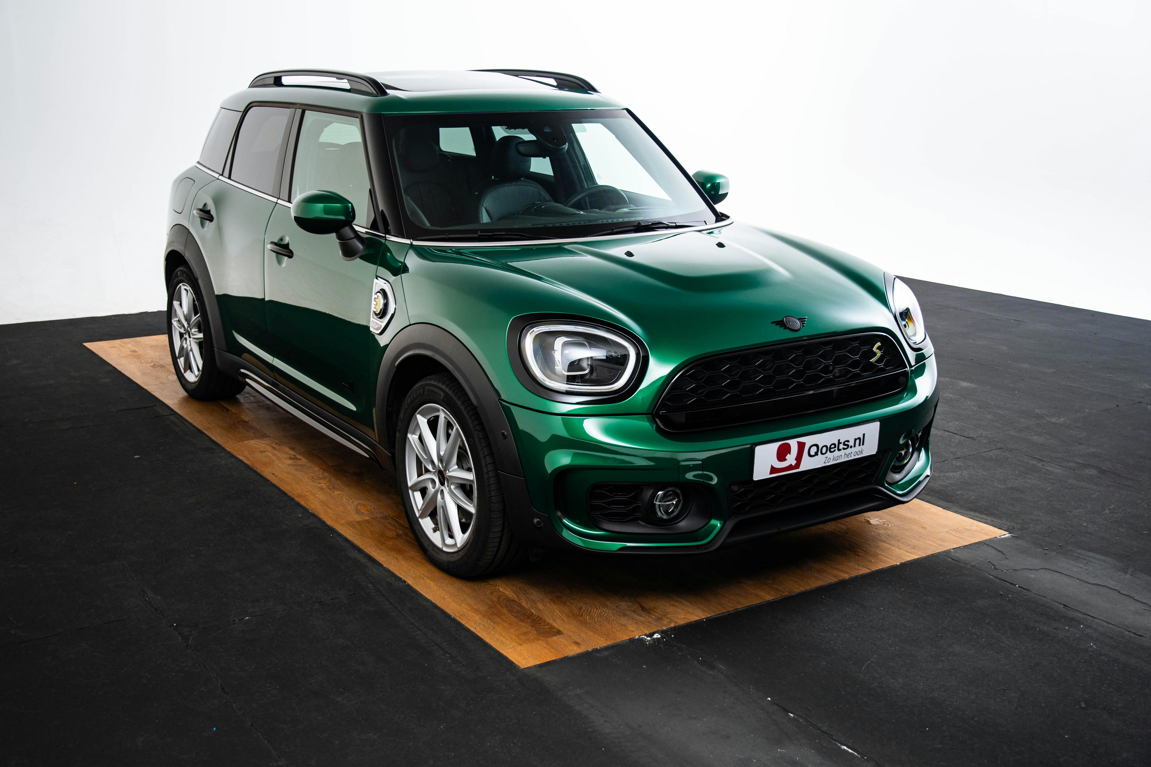 Car image 17