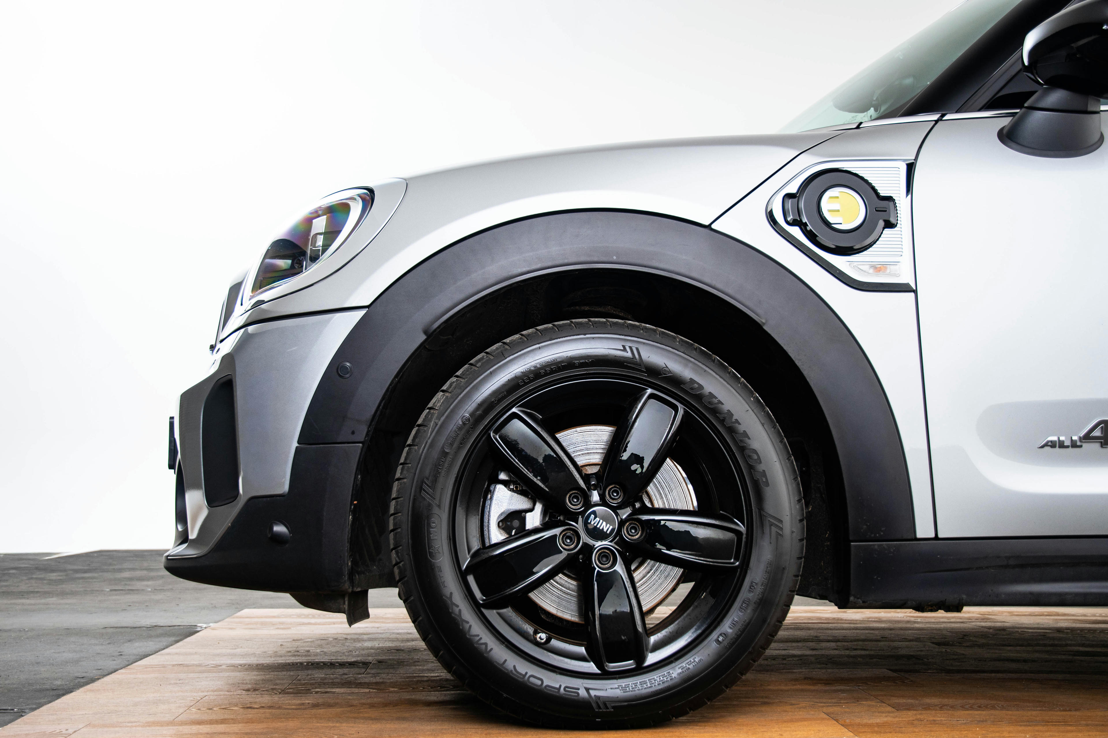 Car image 15