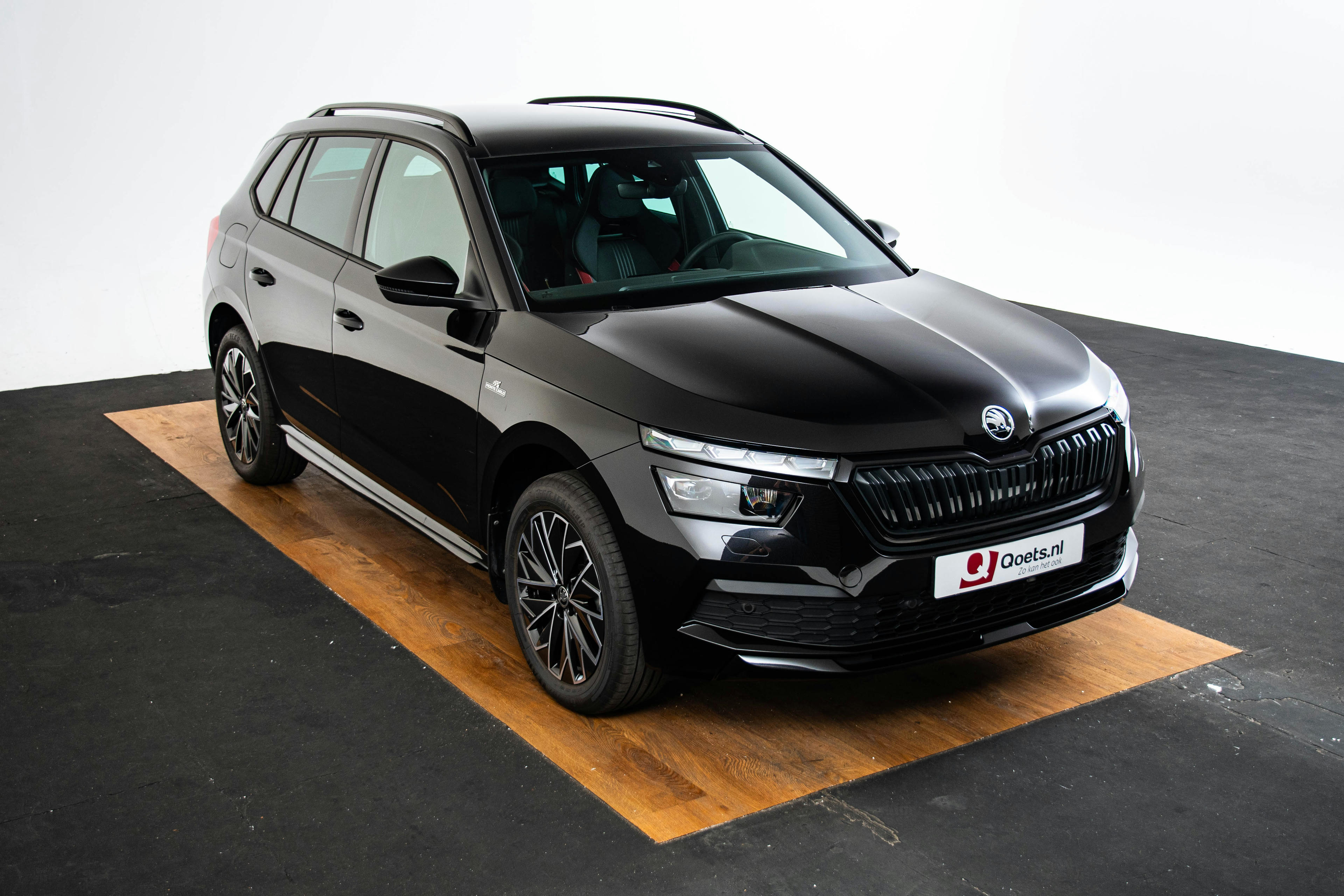 Car image 17