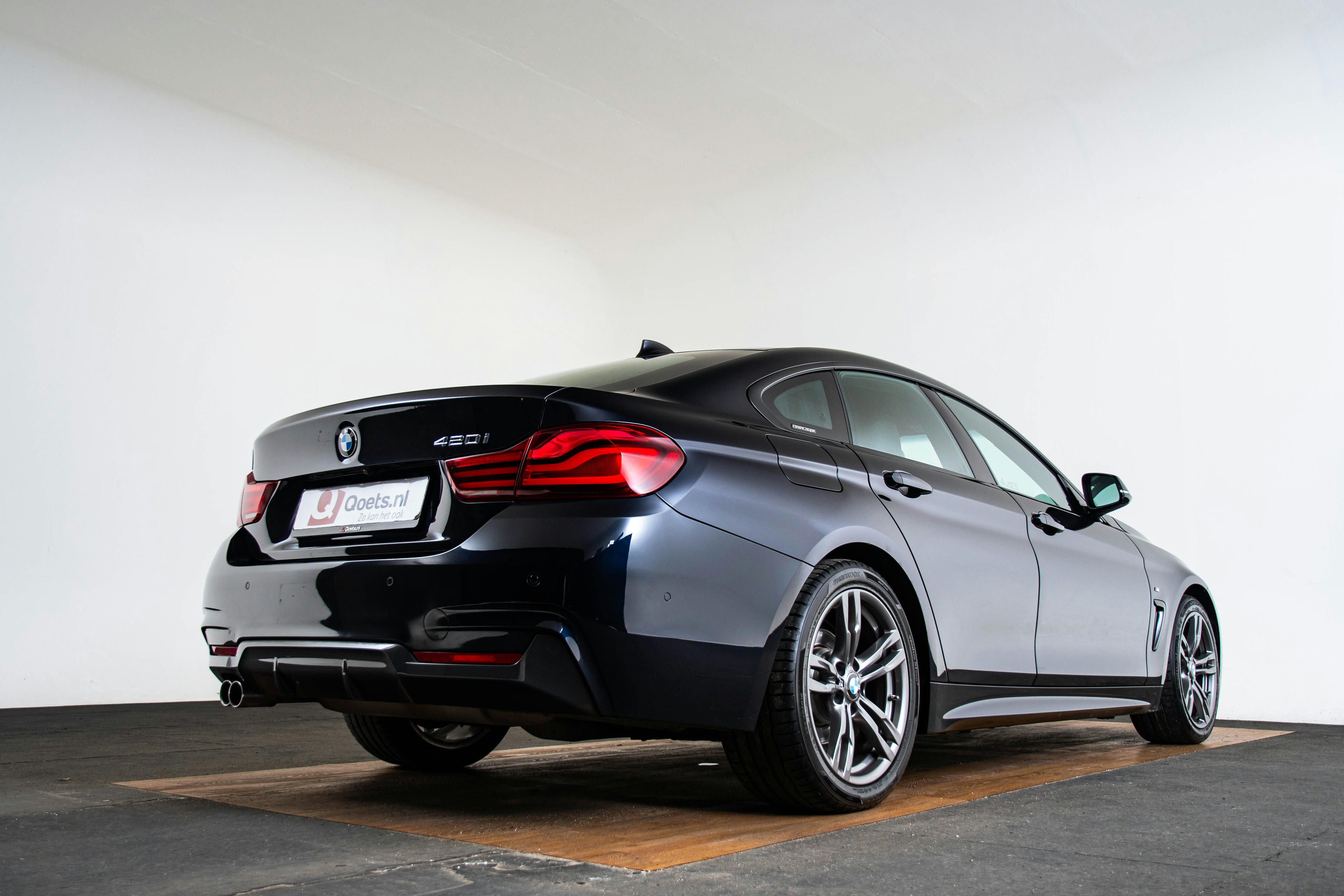 Car image 12