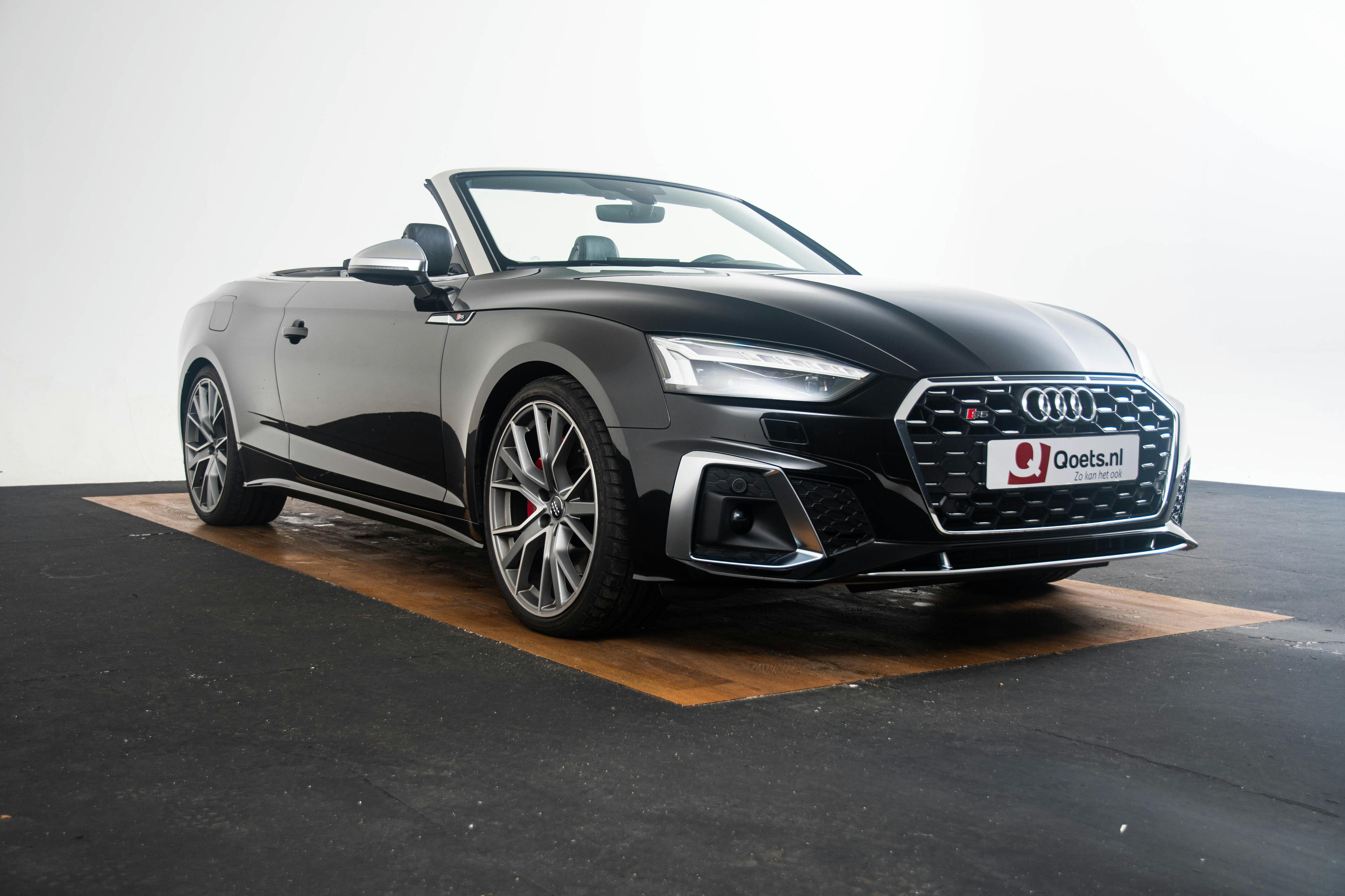 Car image 18