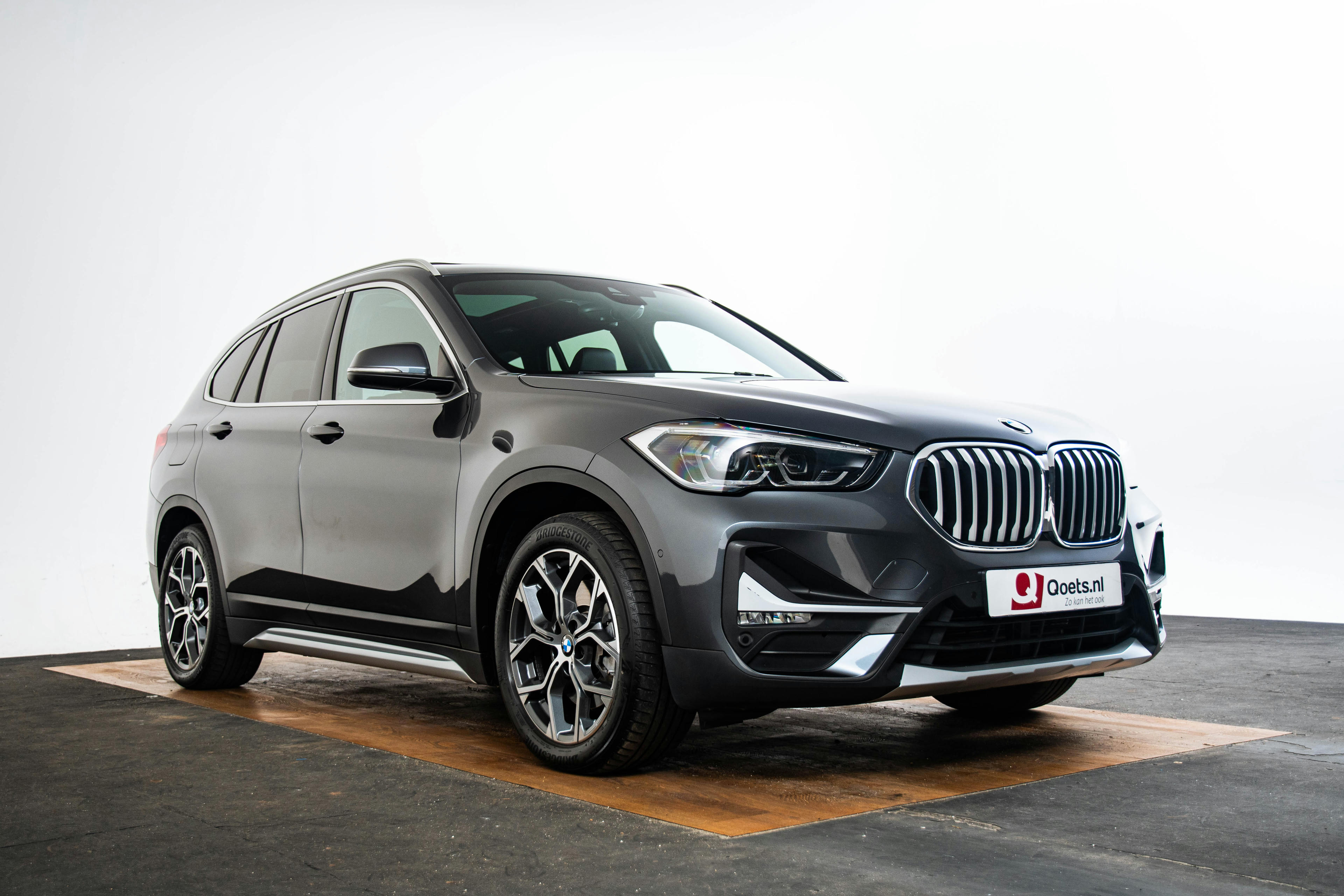 Car image 18