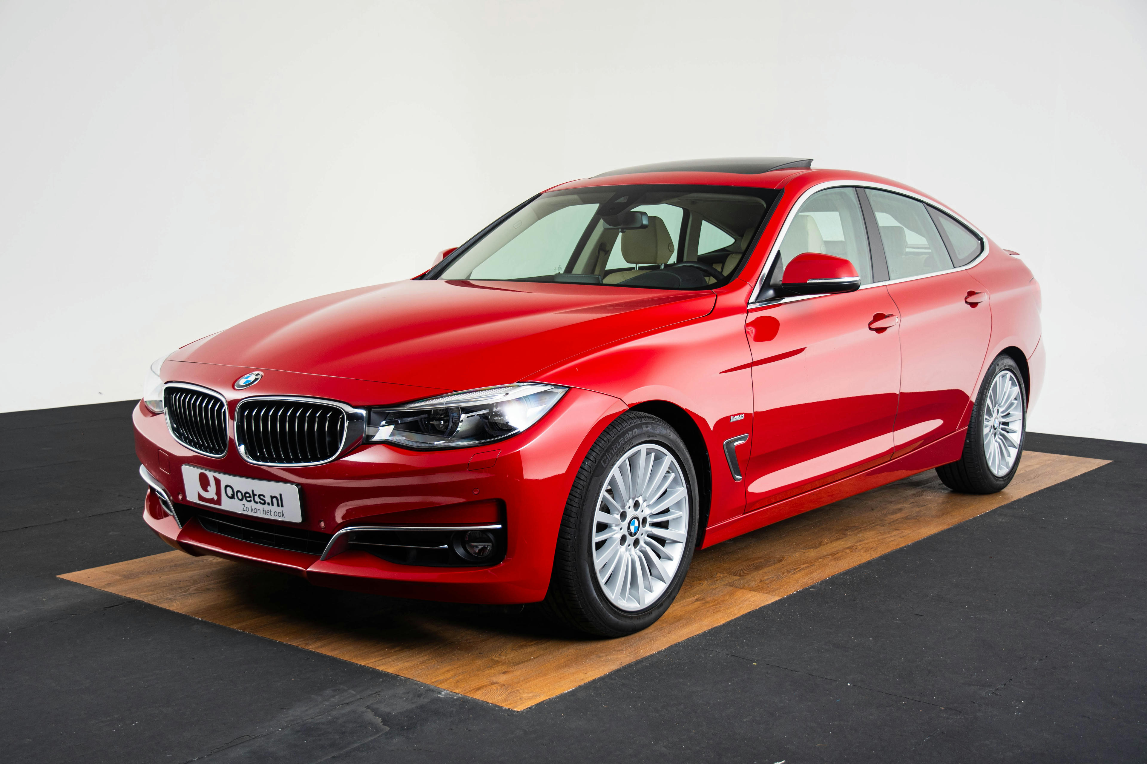 Car image 17