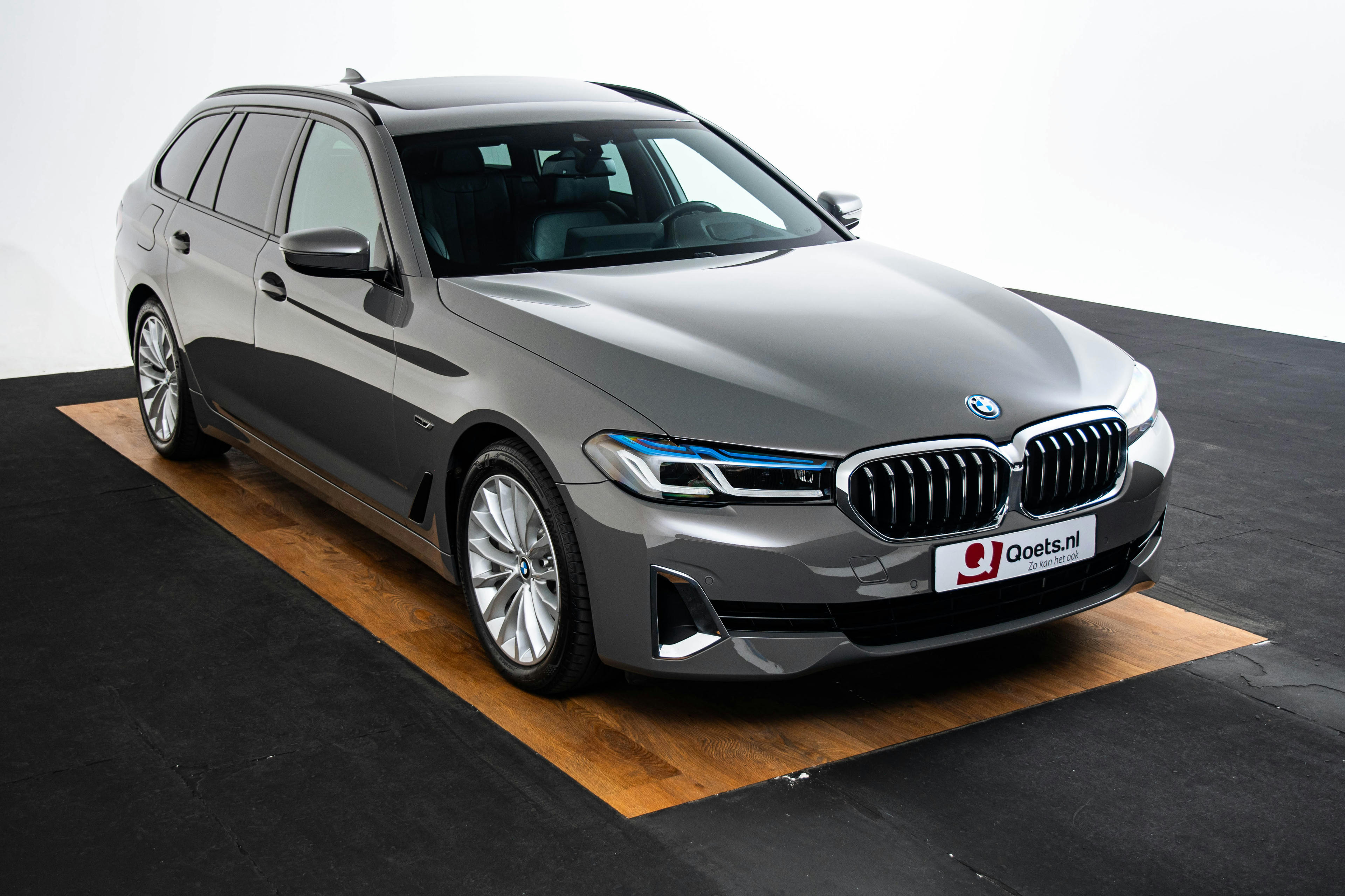 Car image 17