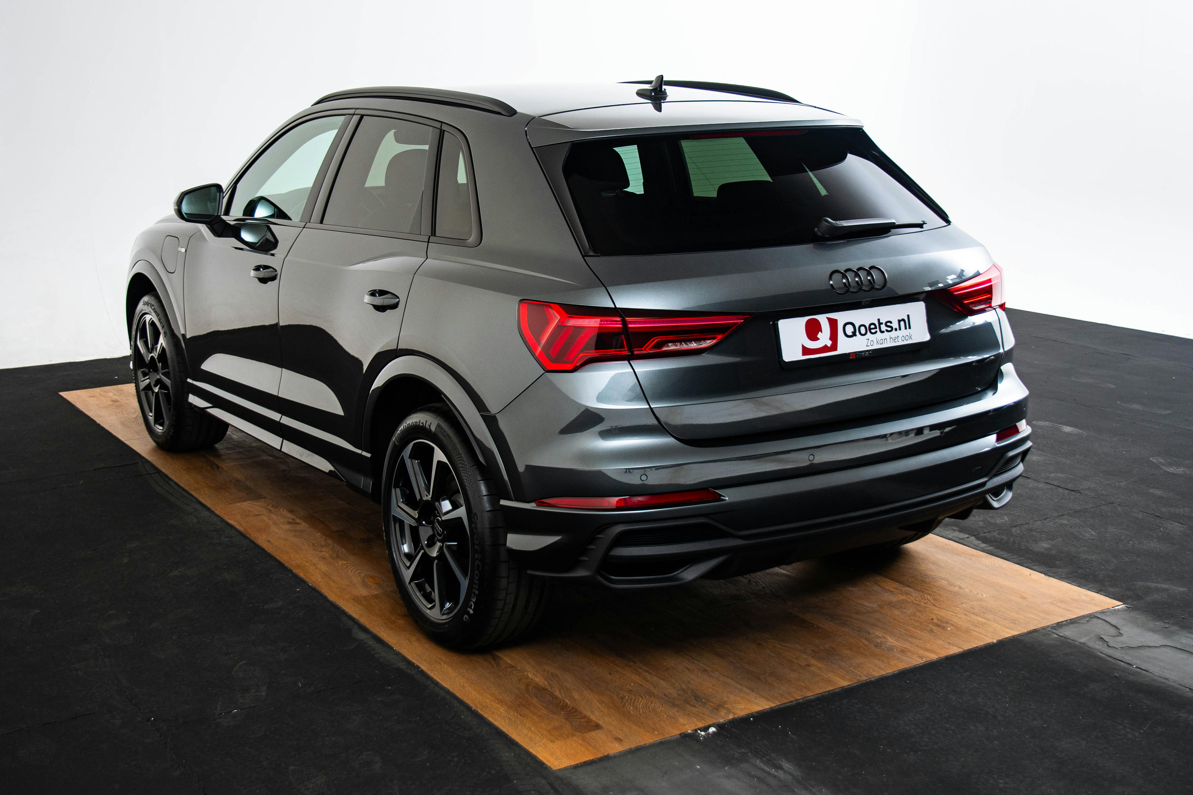 Car image 13