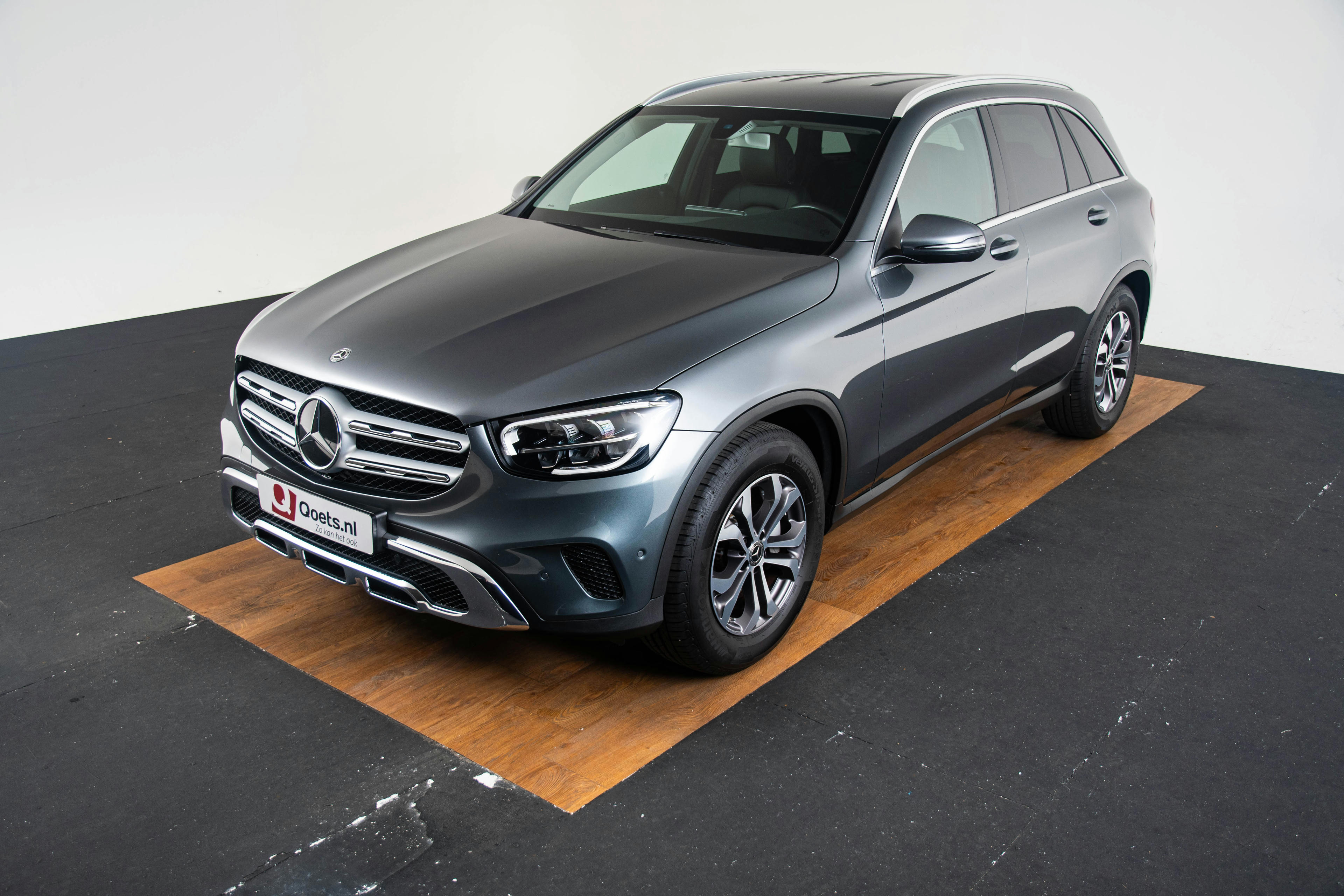 Car image 18
