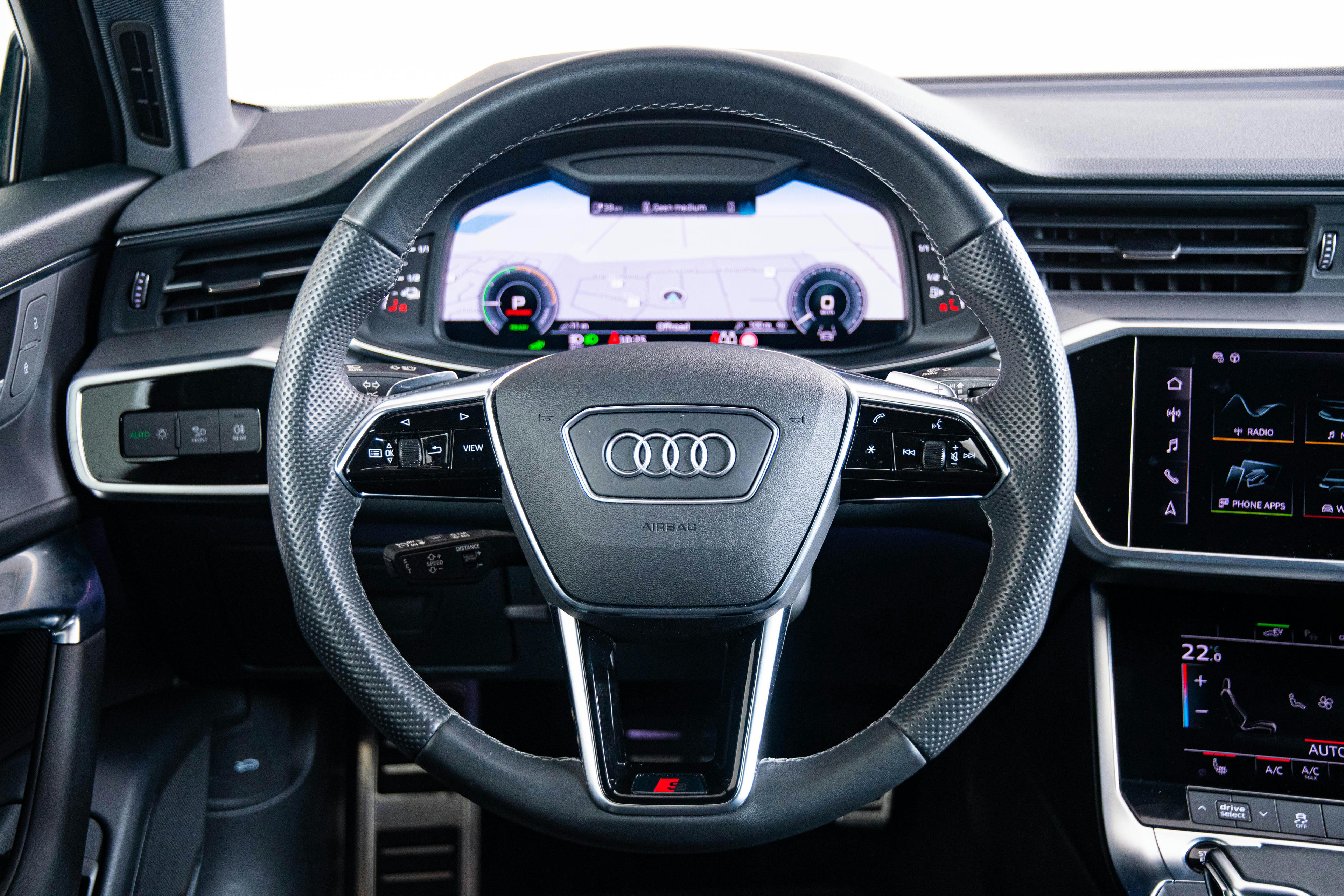 Car image 15