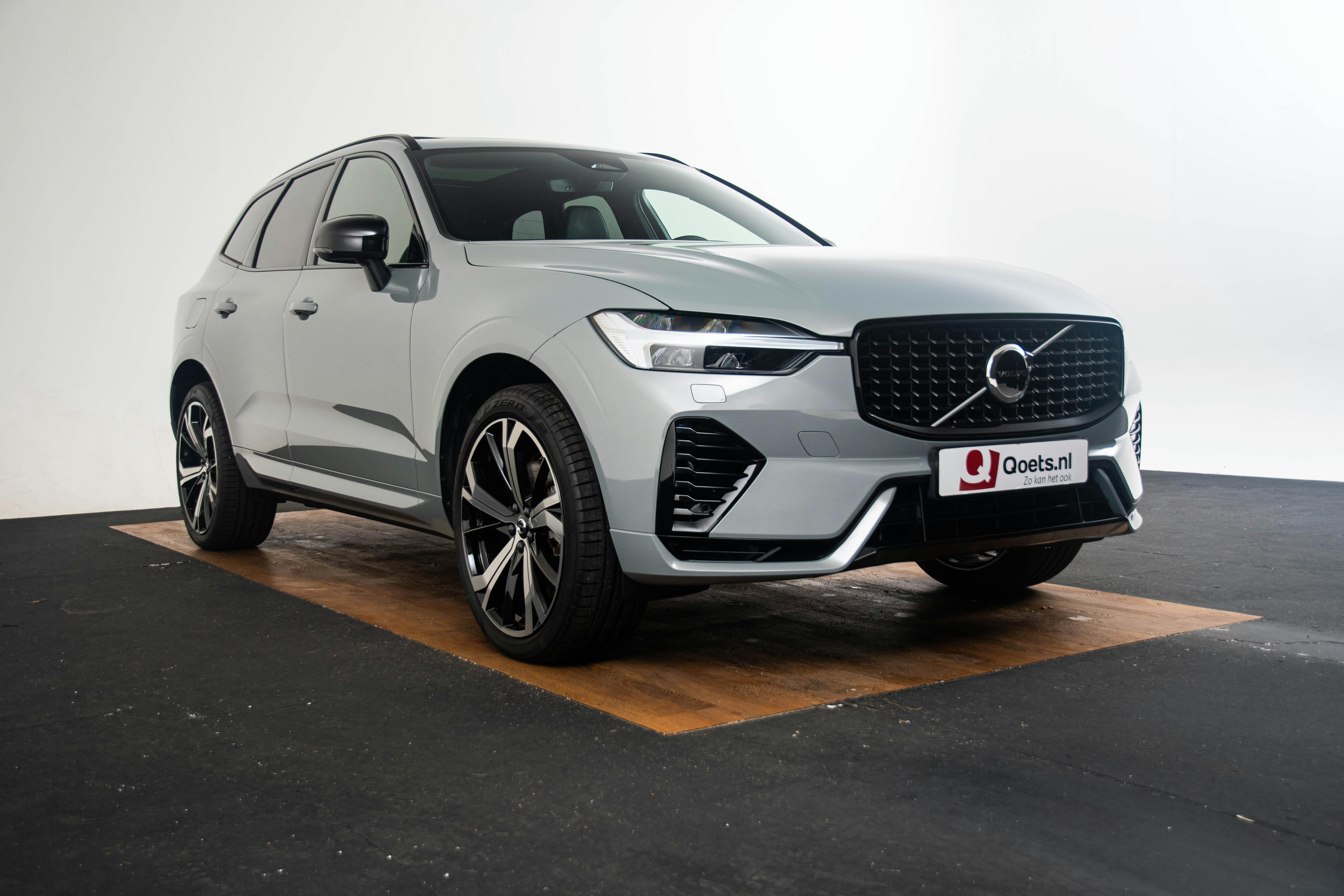 Car image 15