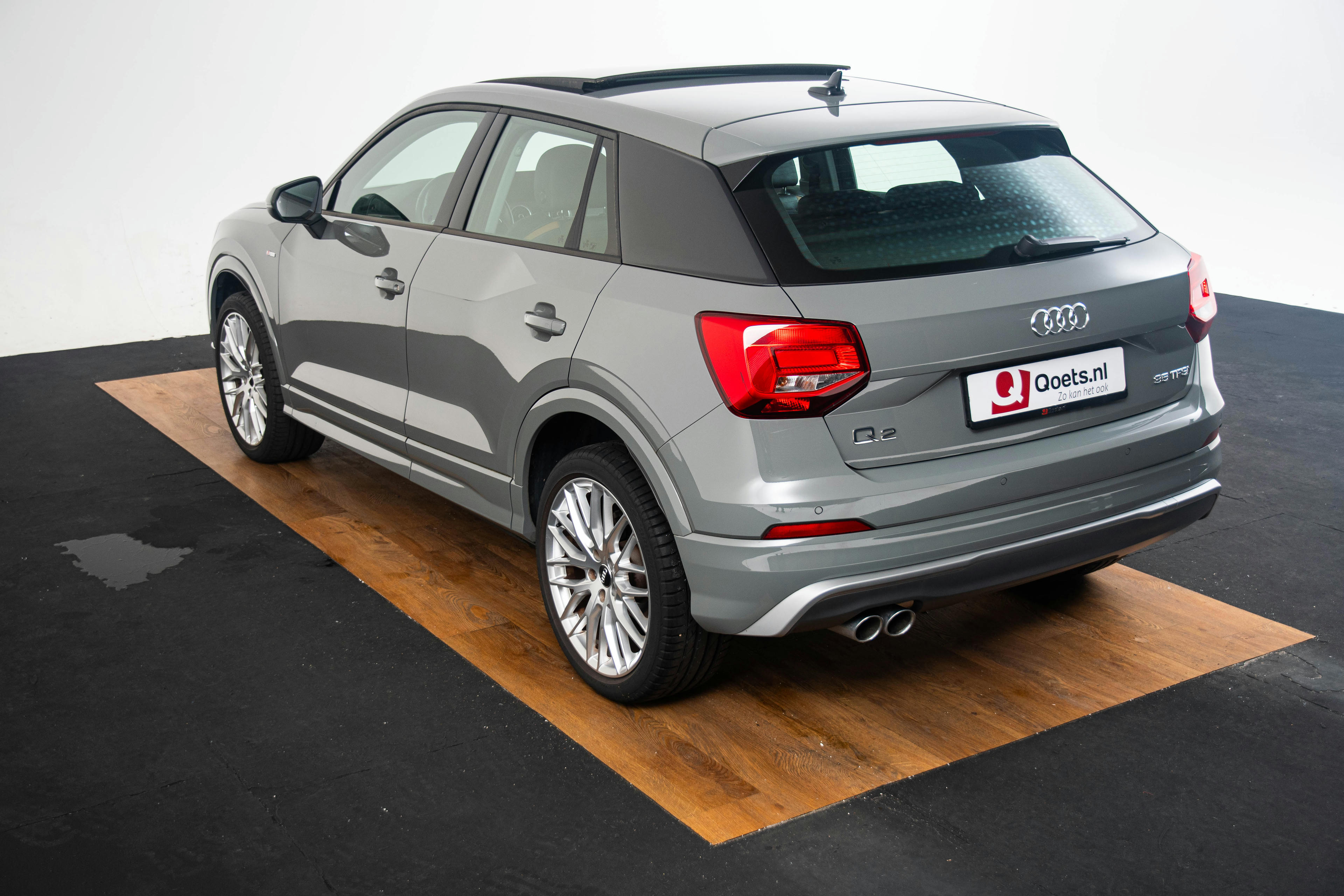 Car image 11